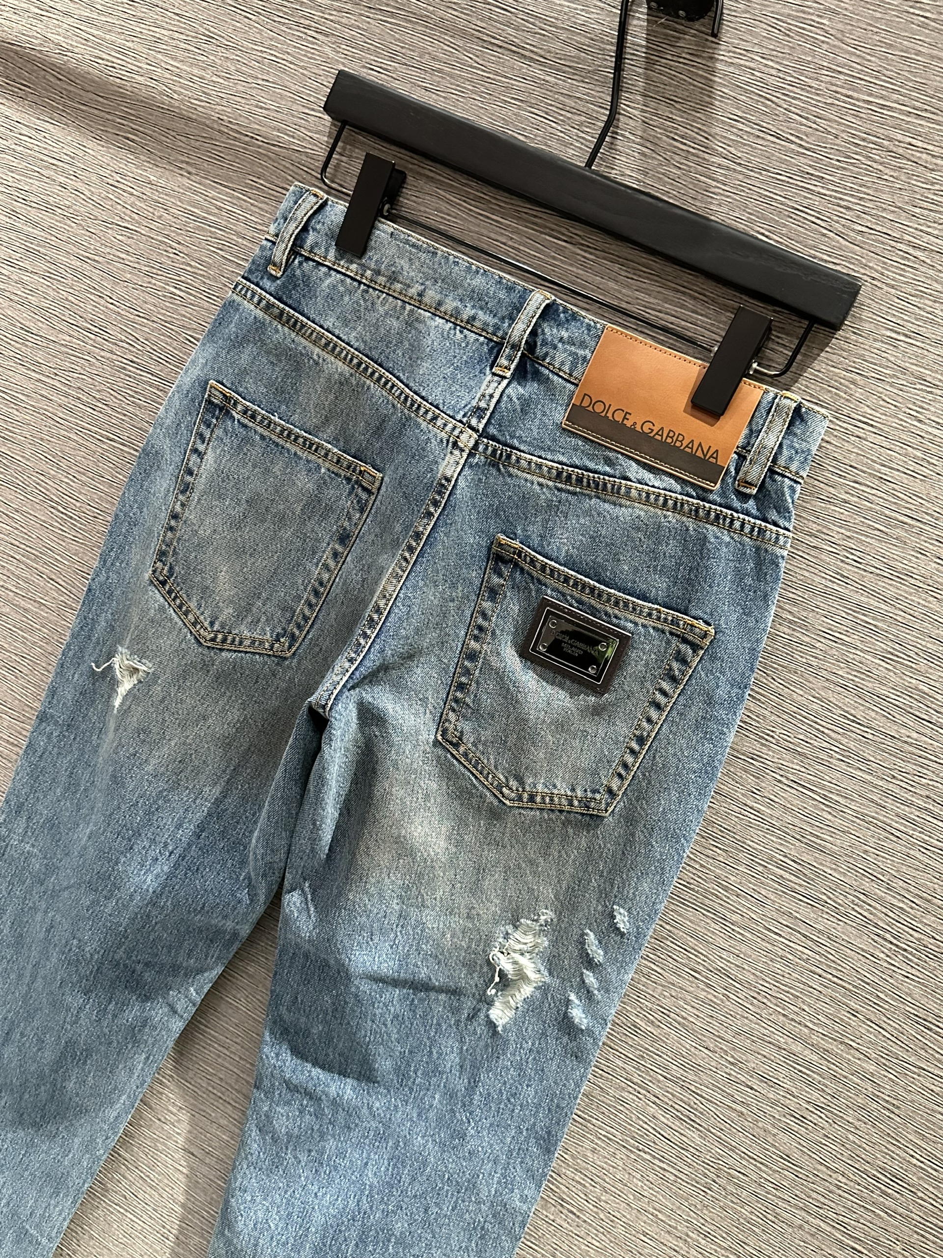 Quần jean Dolce Gabbana DG Xanh rách mài tag Nâu Like Auth VTN