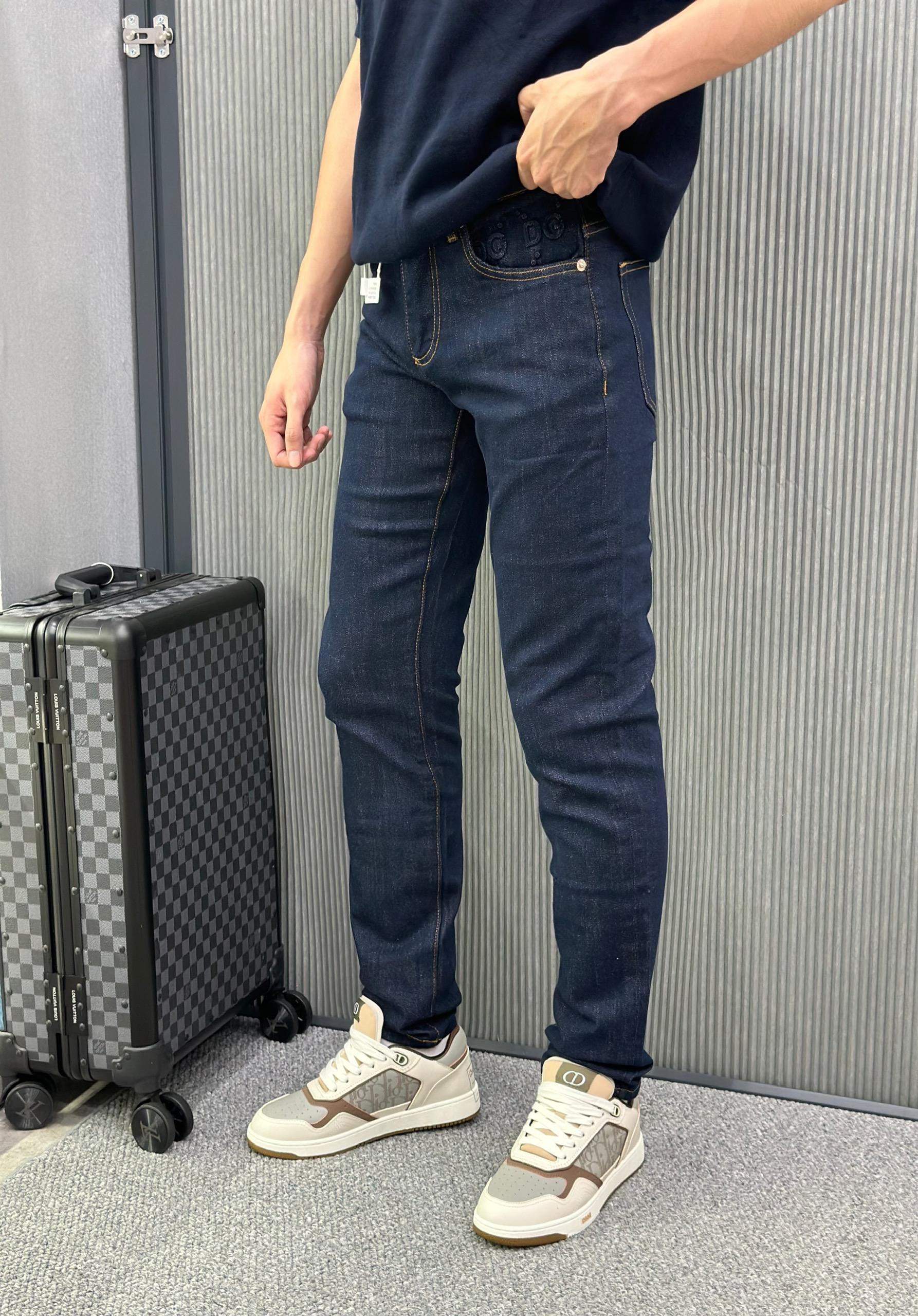 Quần jean Dolce Gabbana DG Xanh than logo dập nổi cạp Like Auth VTN