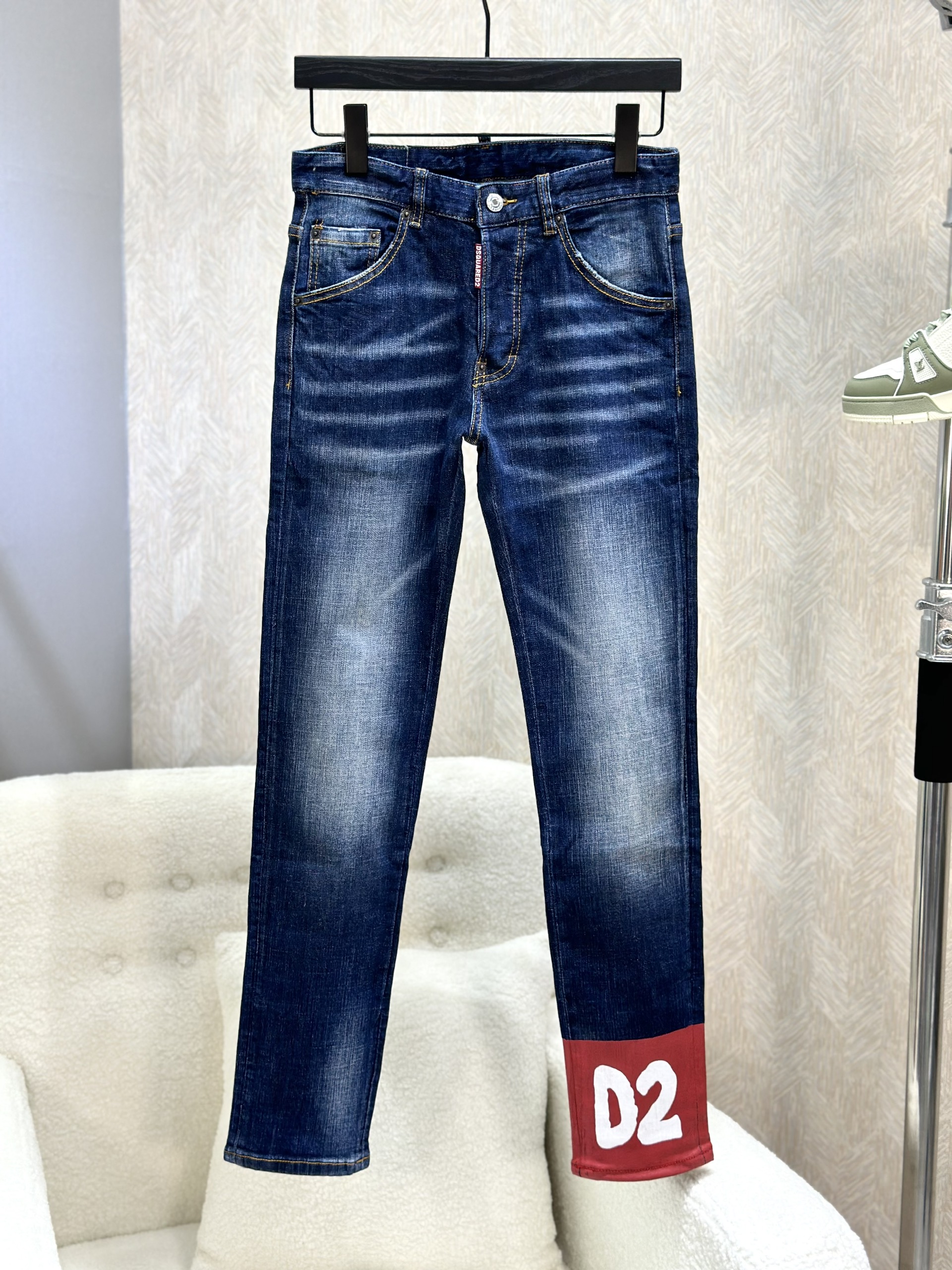Quần jean Dsquared2 DSQ2 Xanh loang logo chữ sơn phối gấu Đỏ Like Auth VTN