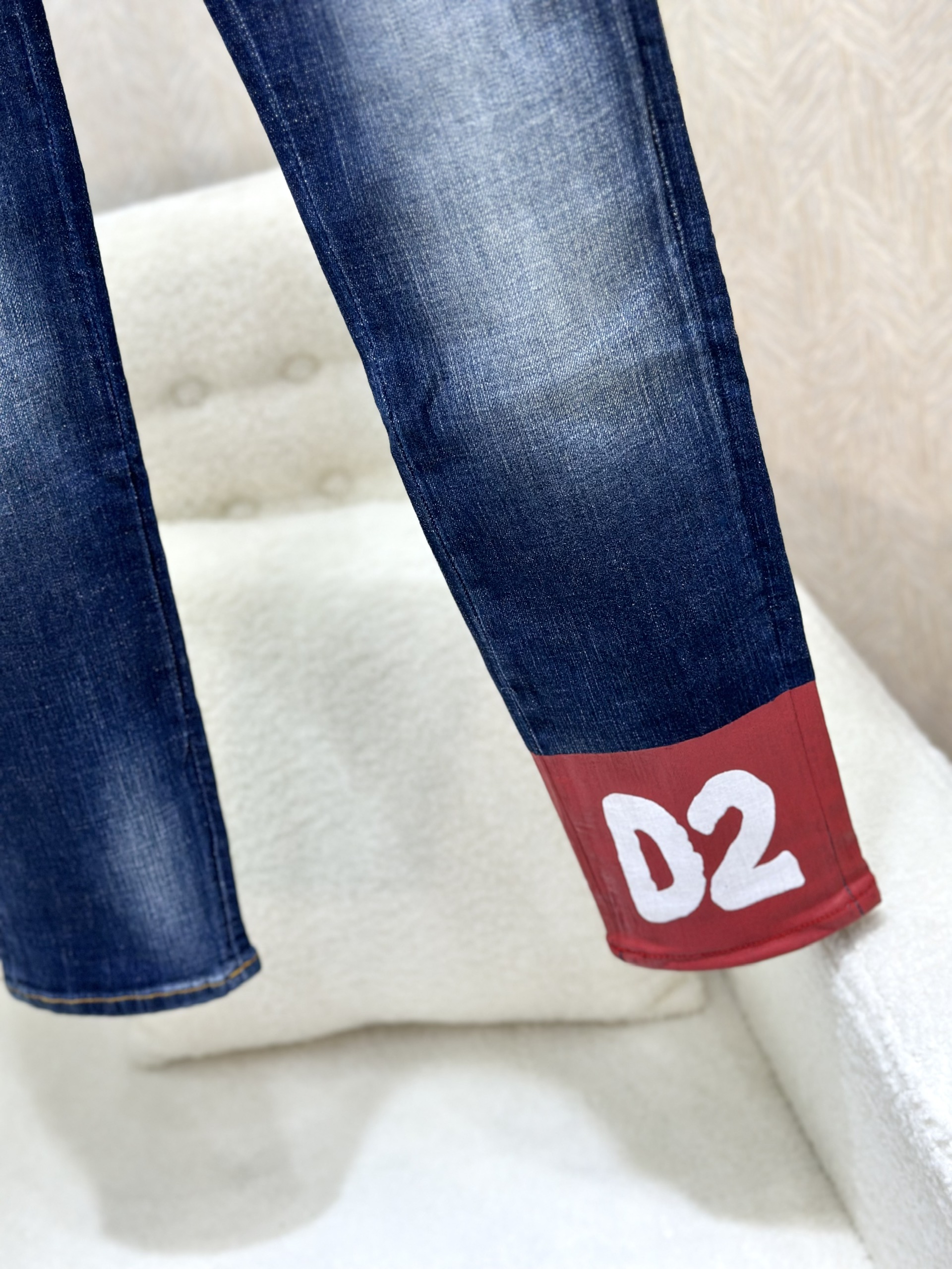 Quần jean Dsquared2 DSQ2 Xanh loang logo chữ sơn phối gấu Đỏ Like Auth VTN