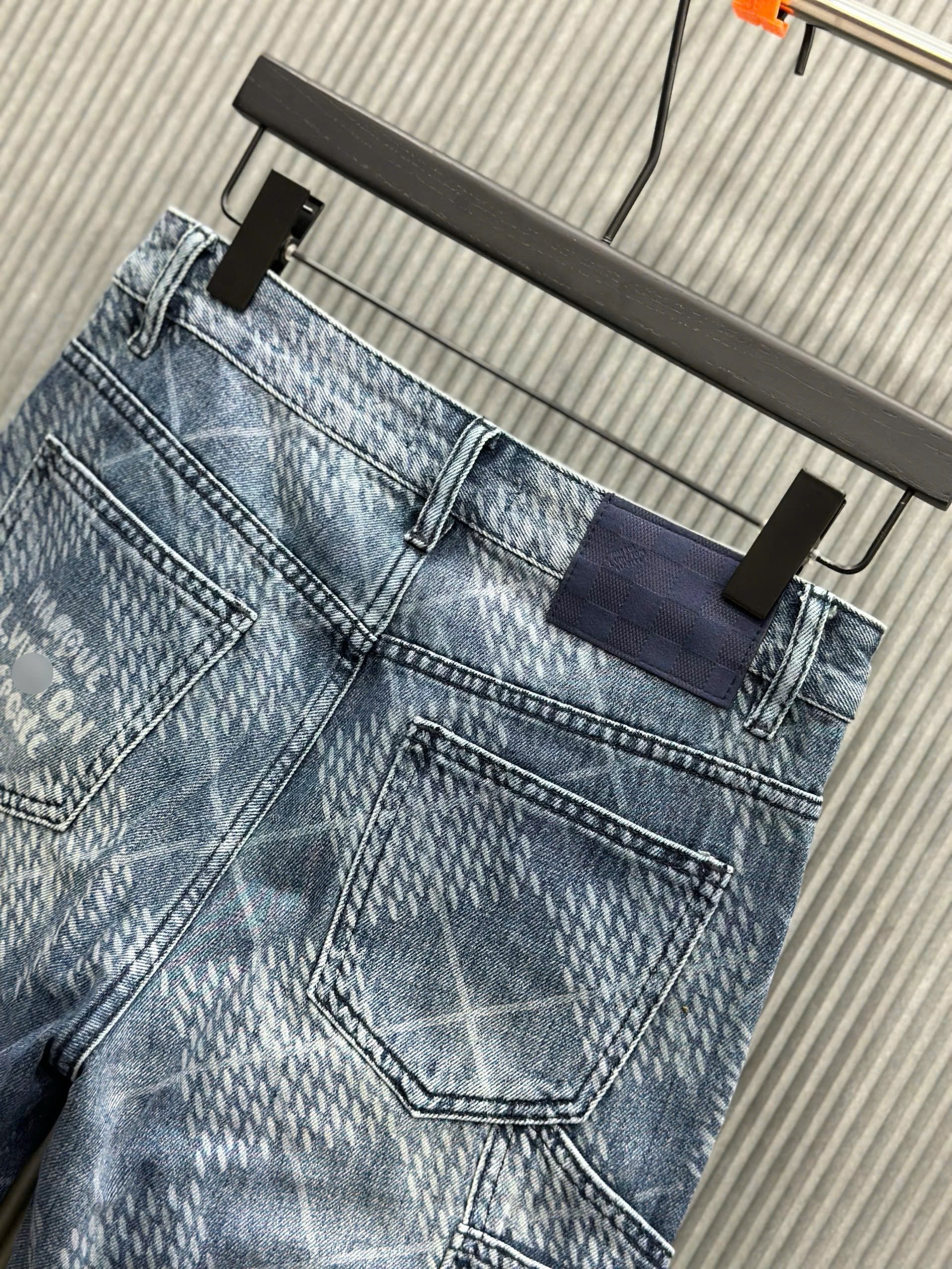 Quần short jean Louis Vuitton LV Xanh loang họa tiết kẻ ô Trắng full Like Auth VTN