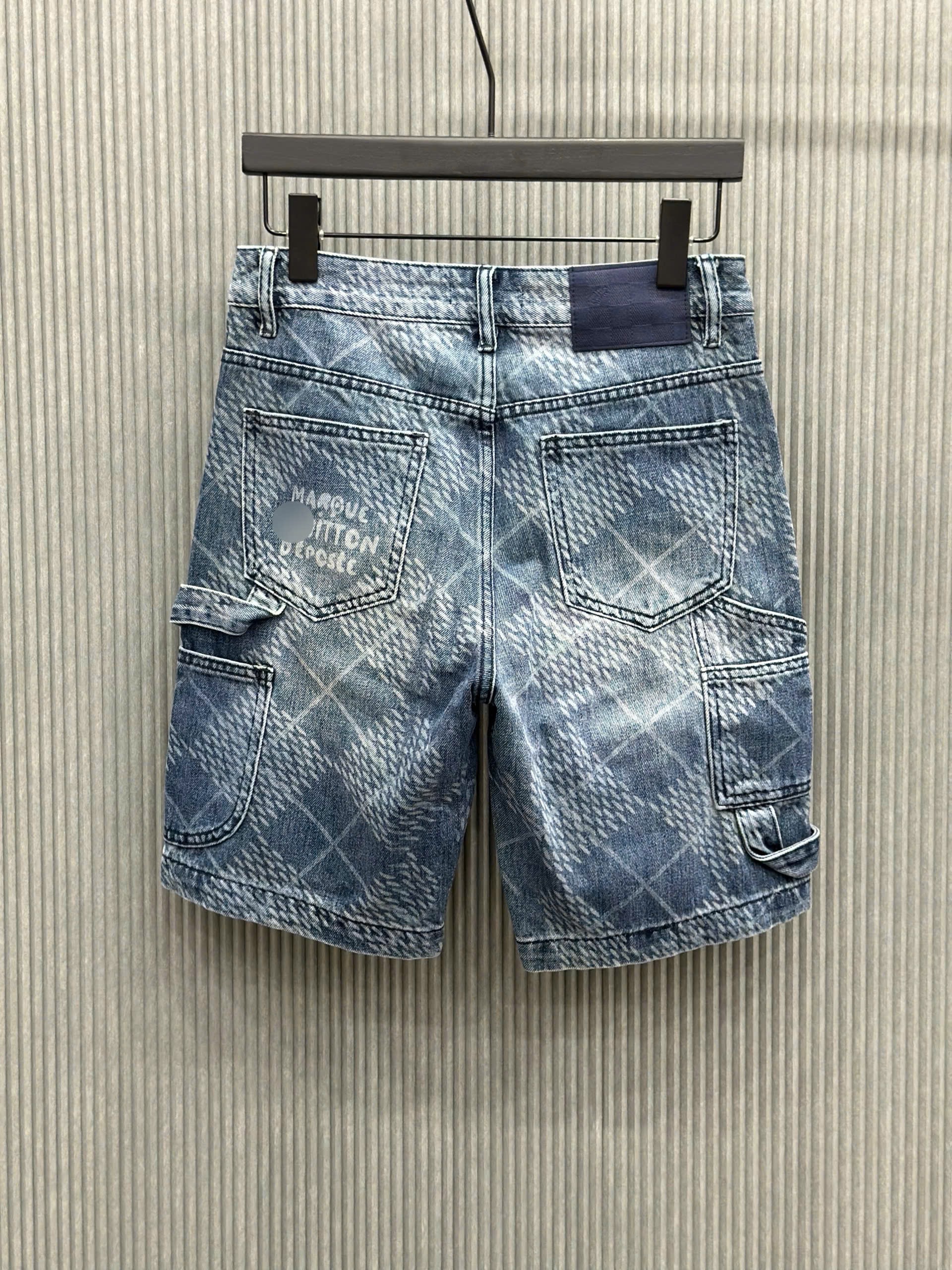 Quần short jean Louis Vuitton LV Xanh loang họa tiết kẻ ô Trắng full Like Auth VTN