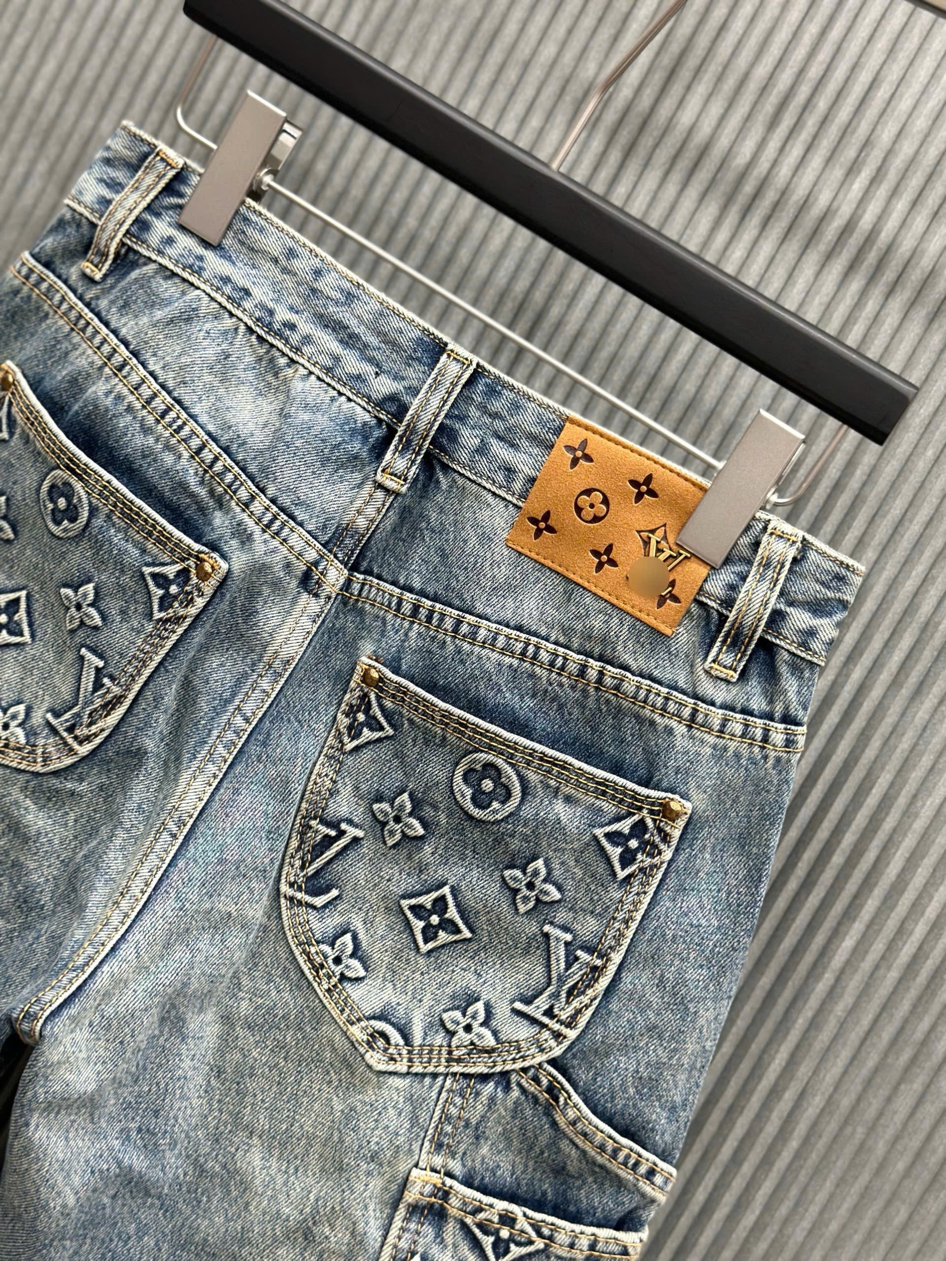 Quần short jean Louis Vuitton LV Xanh loang họa tiết hoa vân logo dập nổi Like Auth VTN