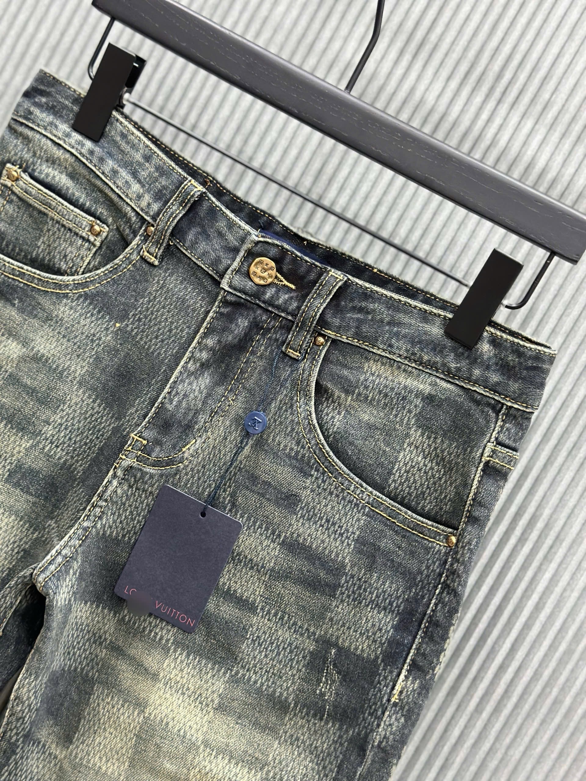 Quần short jean Louis Vuitton LV Xanh rêu loang họa tiết caro full Like Auth VTN