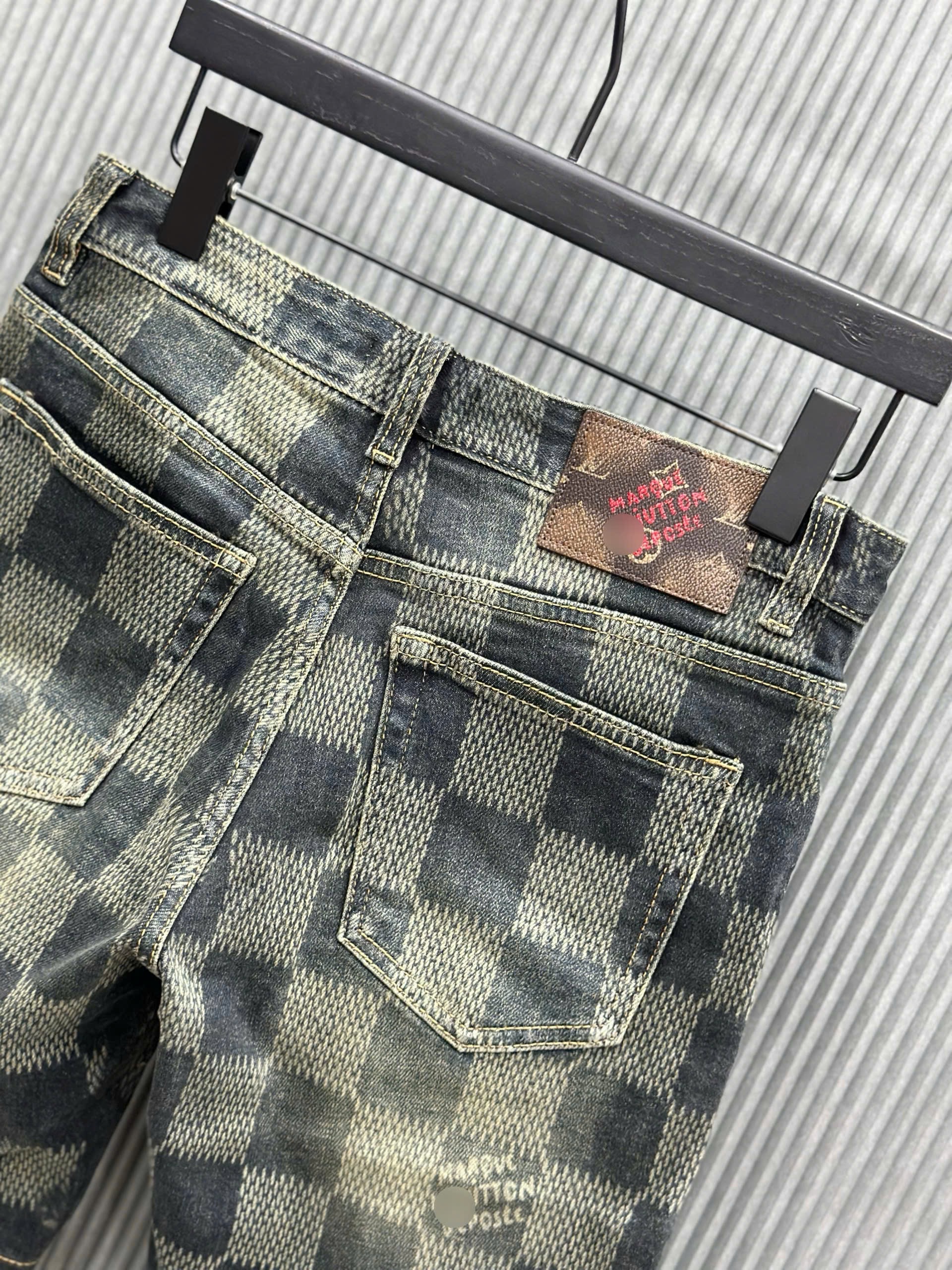 Quần short jean Louis Vuitton LV Xanh rêu loang họa tiết caro full Like Auth VTN
