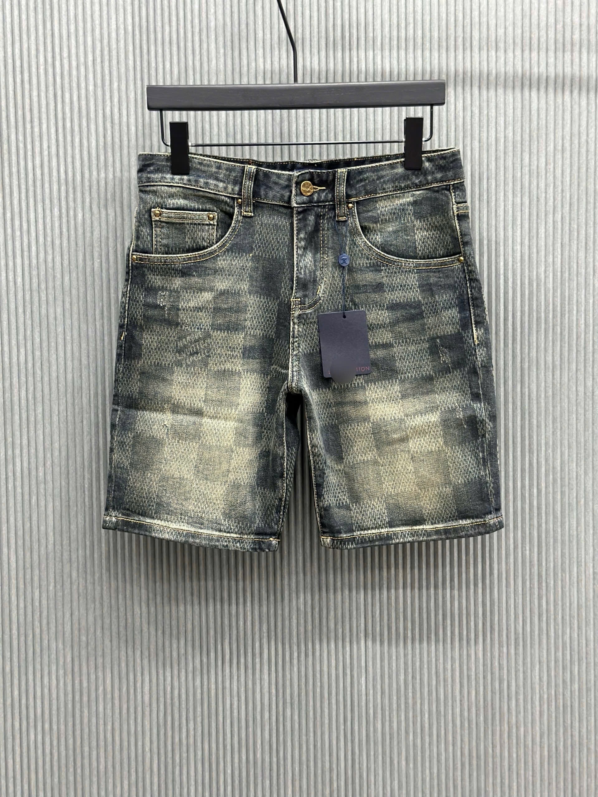 Quần short jean Louis Vuitton LV Xanh rêu loang họa tiết caro full Like Auth VTN