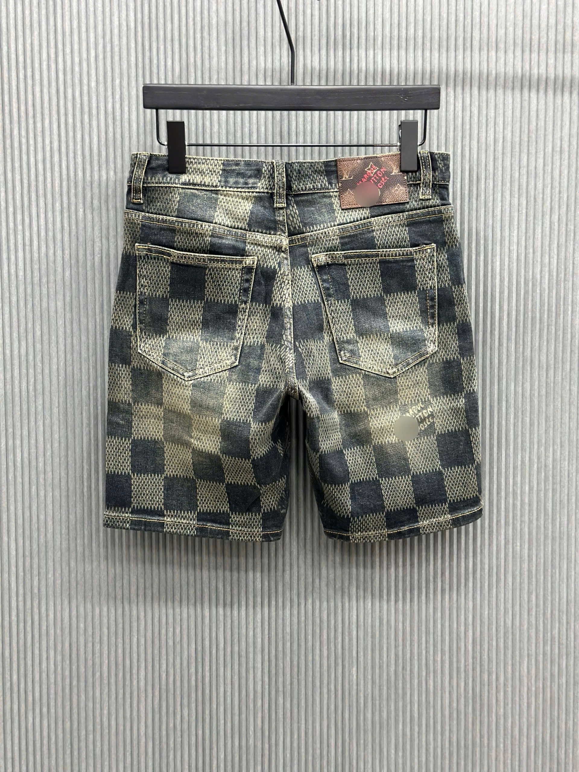 Quần short jean Louis Vuitton LV Xanh rêu loang họa tiết caro full Like Auth VTN