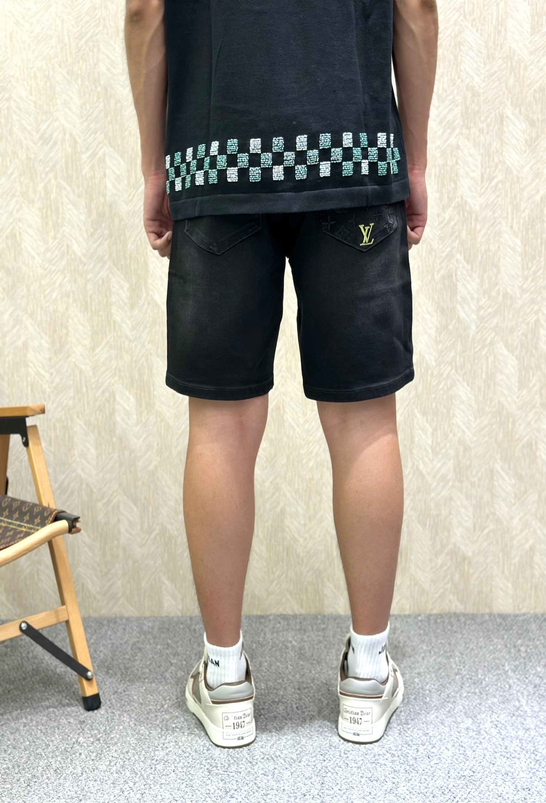 Quần short jean Louis Vuitton LV Đen họa tiết hoa vân logo thêu cạp túi Like Auth VTN