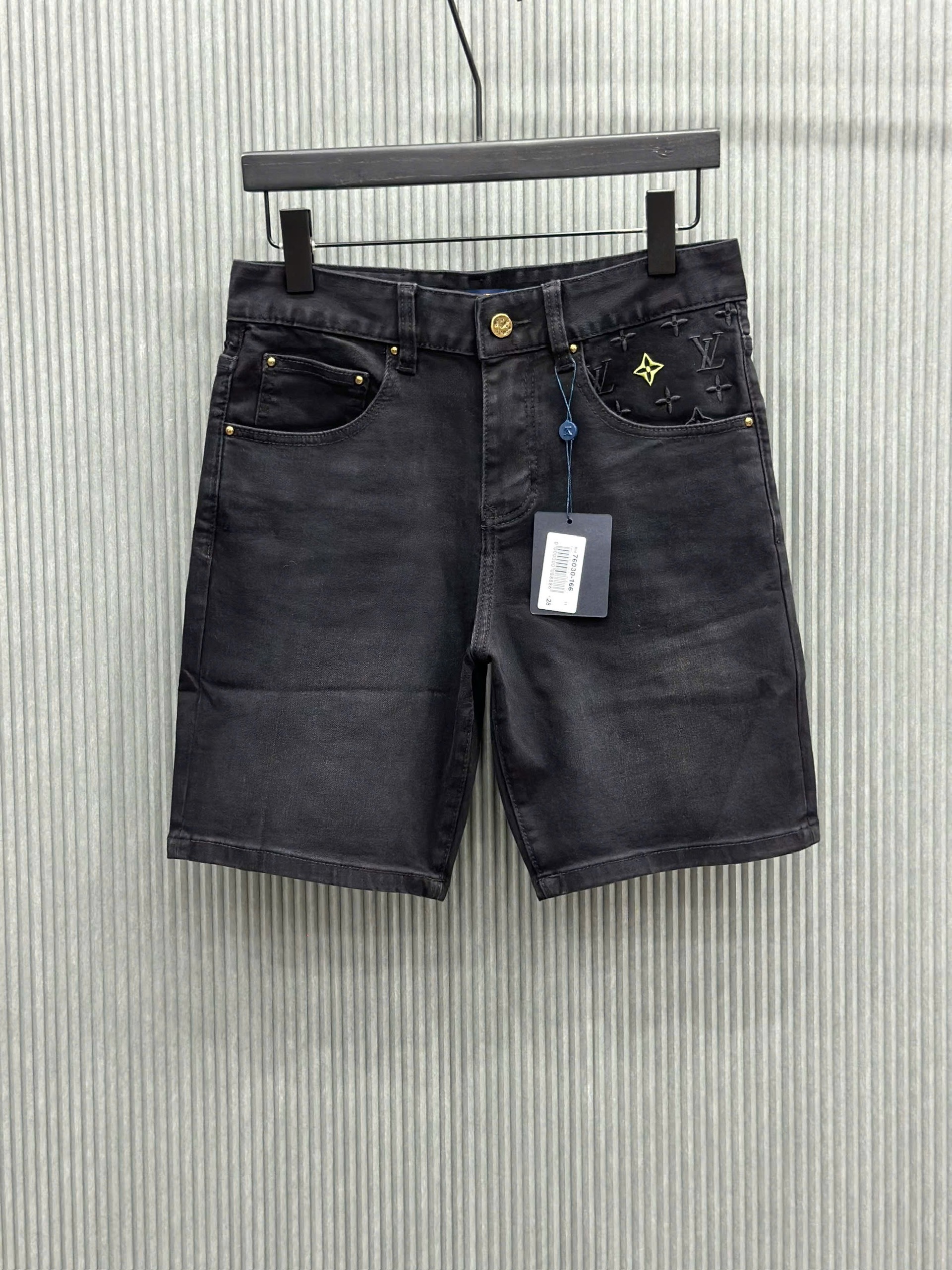 Quần short jean Louis Vuitton LV Đen họa tiết hoa vân logo thêu cạp túi Like Auth VTN