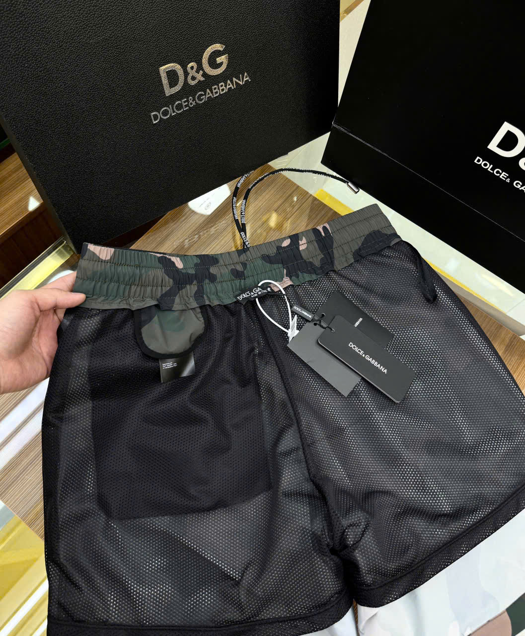 Quần short gió Dolce Gabbana DG Xanh rêu họa tiết dằn di Like Auth LK
