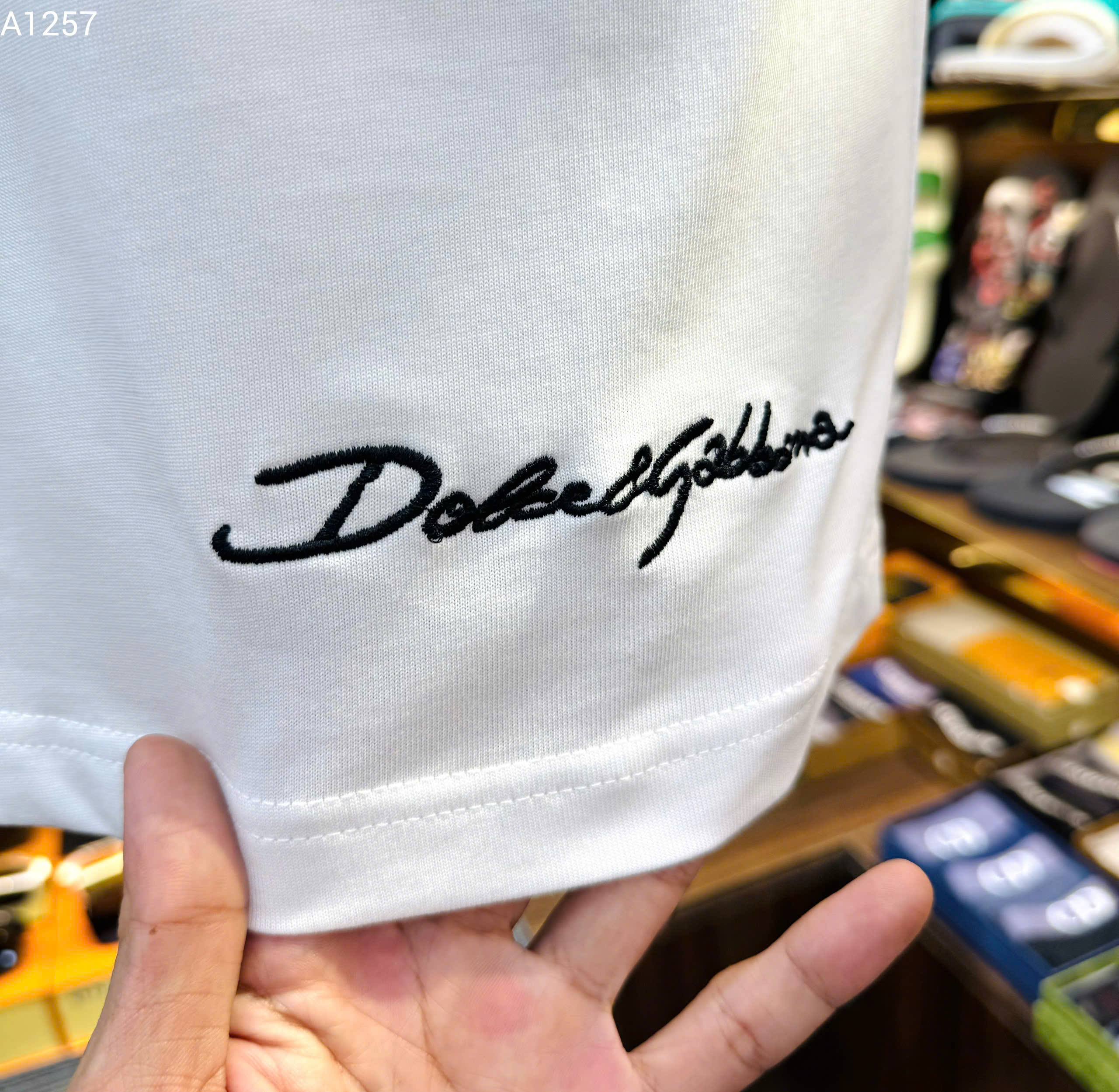 Áo phông T-shirt Dolce Gabbana DG logo tag vuông ngực logo chữ thêu cạp Like Auth MK