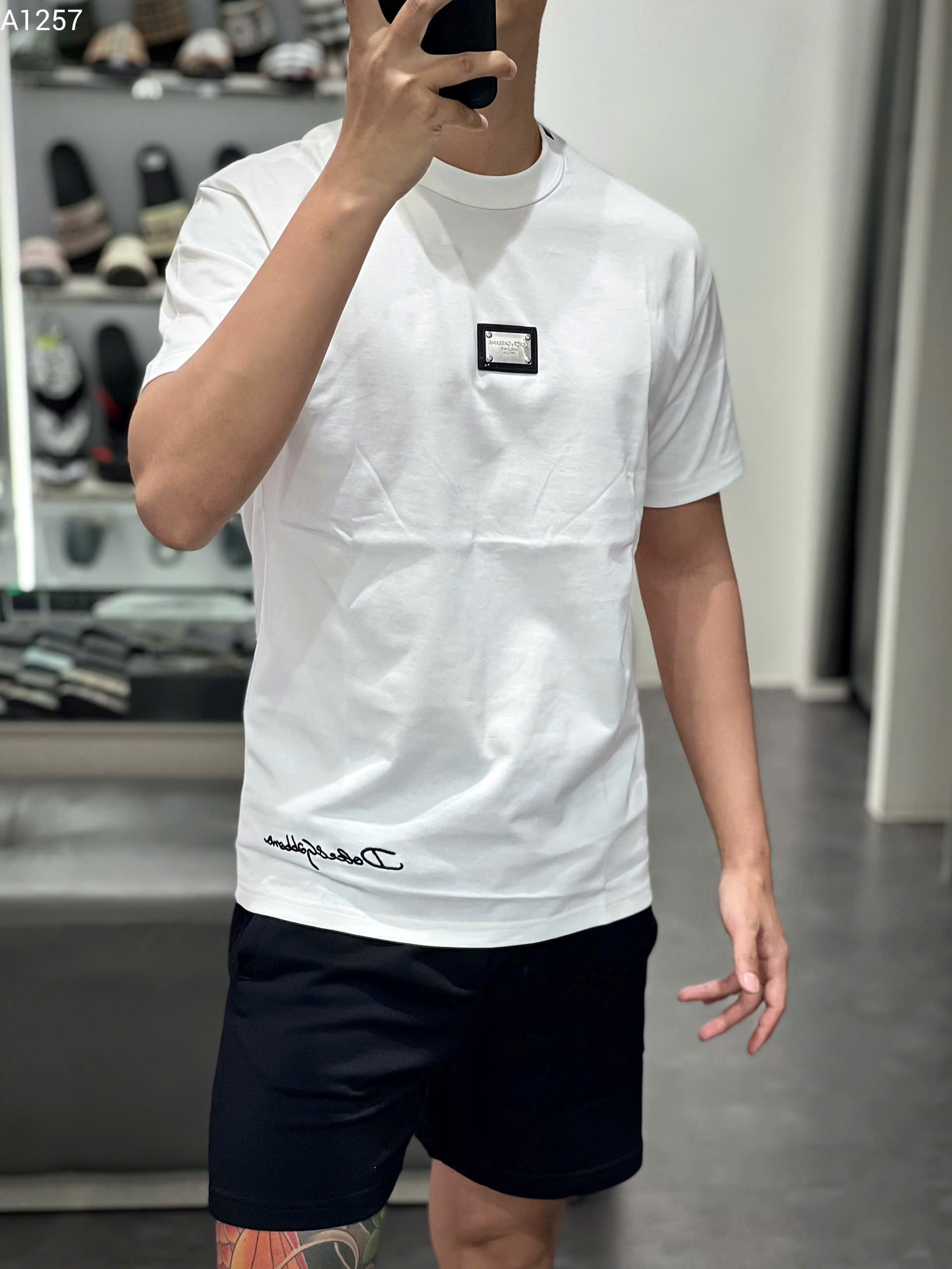 Áo phông T-shirt Dolce Gabbana DG logo tag vuông ngực logo chữ thêu cạp Like Auth MK