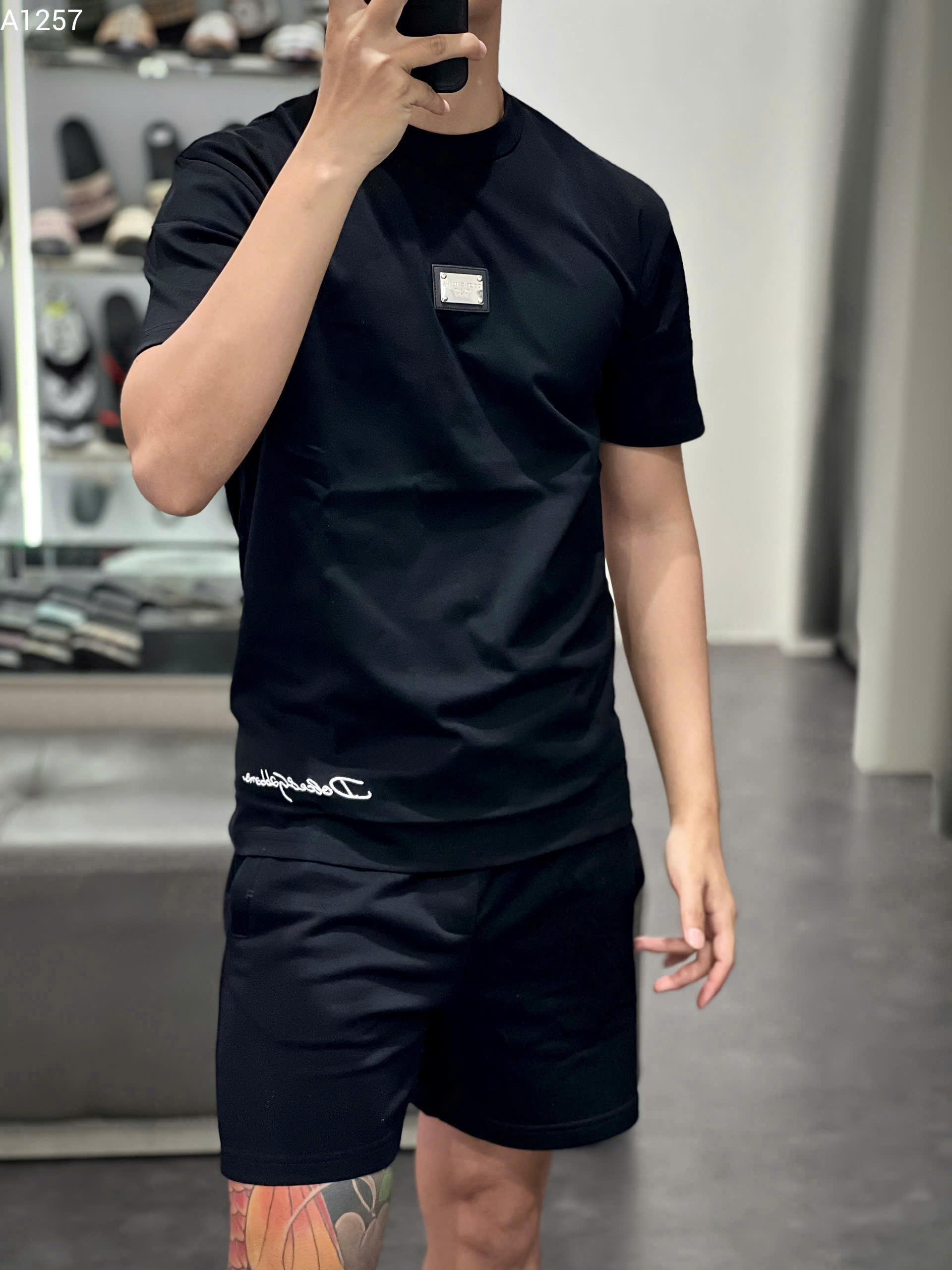 Áo phông T-shirt Dolce Gabbana DG logo tag vuông ngực logo chữ thêu cạp Like Auth MK
