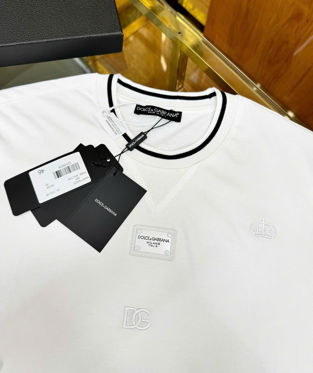 Áo phông T-shirt Dolce Gabbana DG họa tiết thêu logo tag thêu ngực kẻ viền cổ tay Like Auth LK