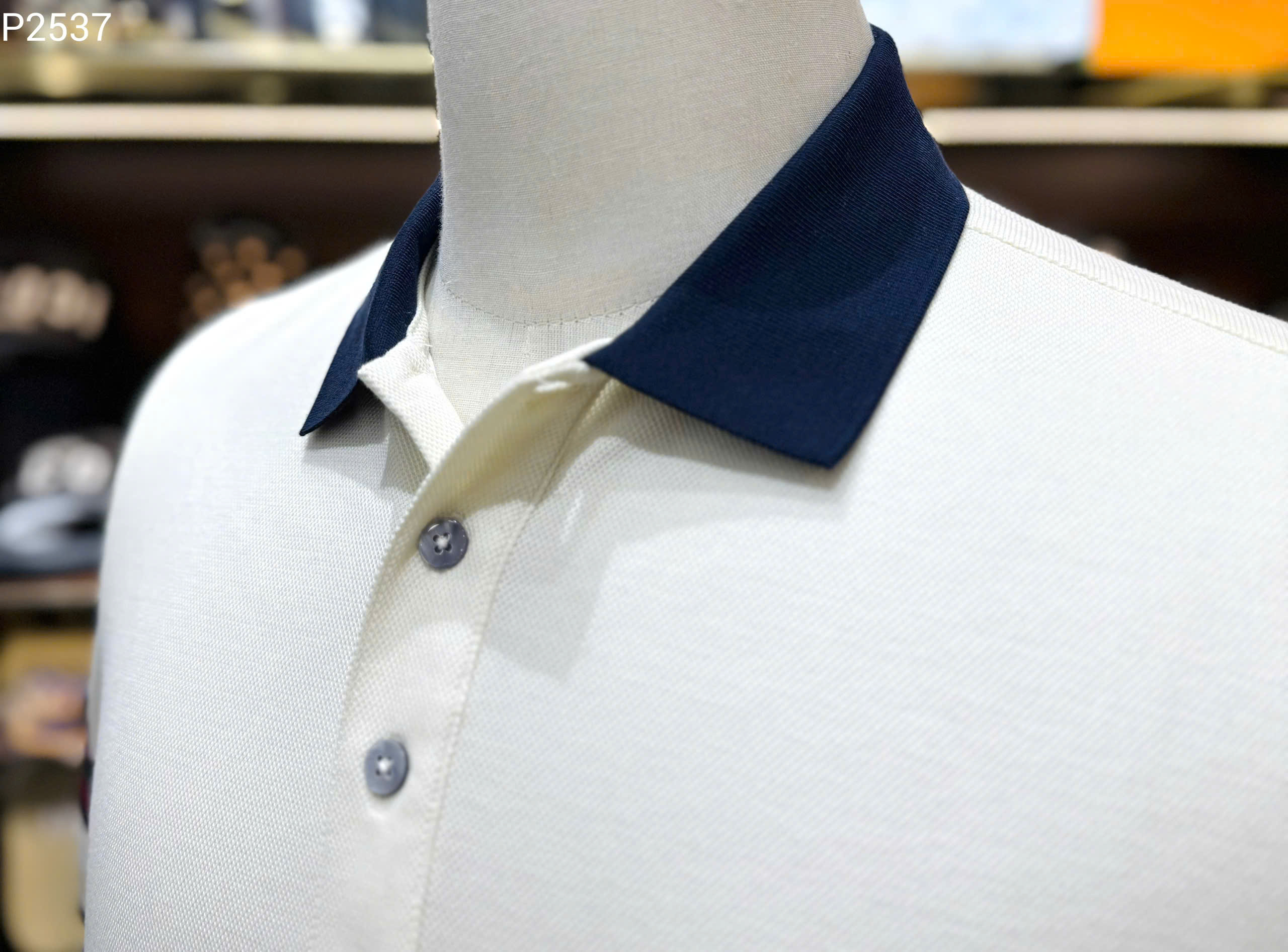 Áo polo Gucci GC Trắng phối cổ kẻ sọc màu tay Like Auth MK