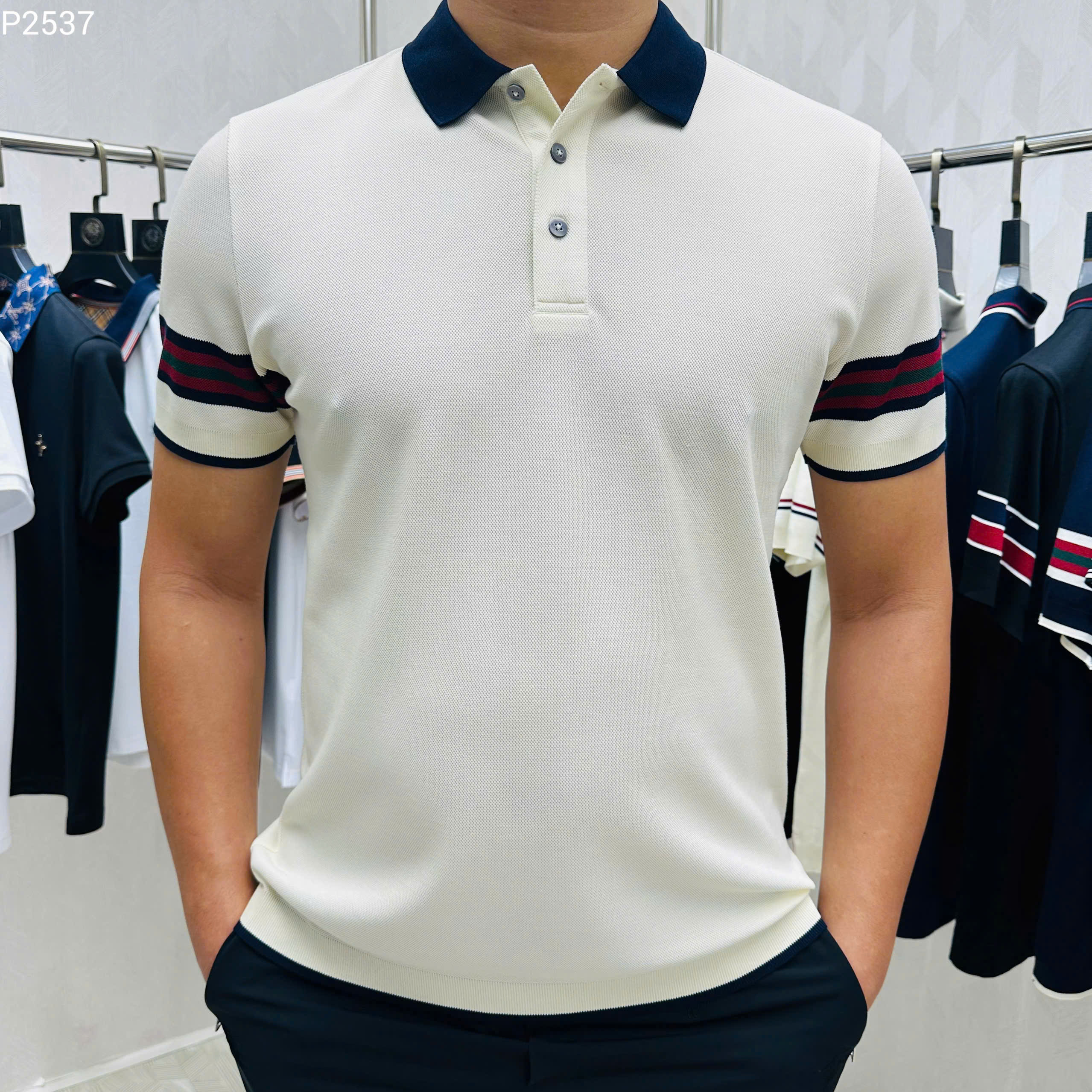 Áo polo Gucci GC Trắng phối cổ kẻ sọc màu tay Like Auth MK