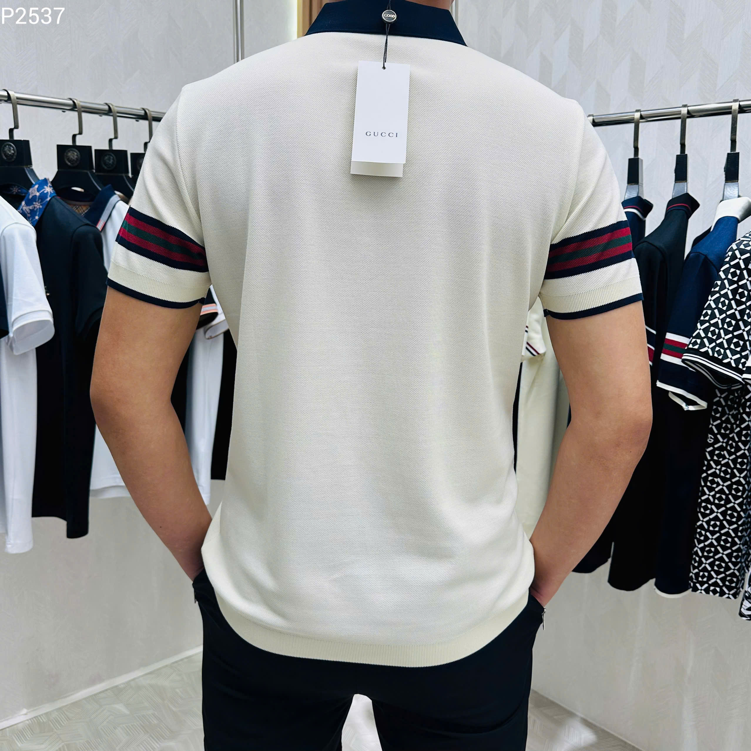 Áo polo Gucci GC Trắng phối cổ kẻ sọc màu tay Like Auth MK