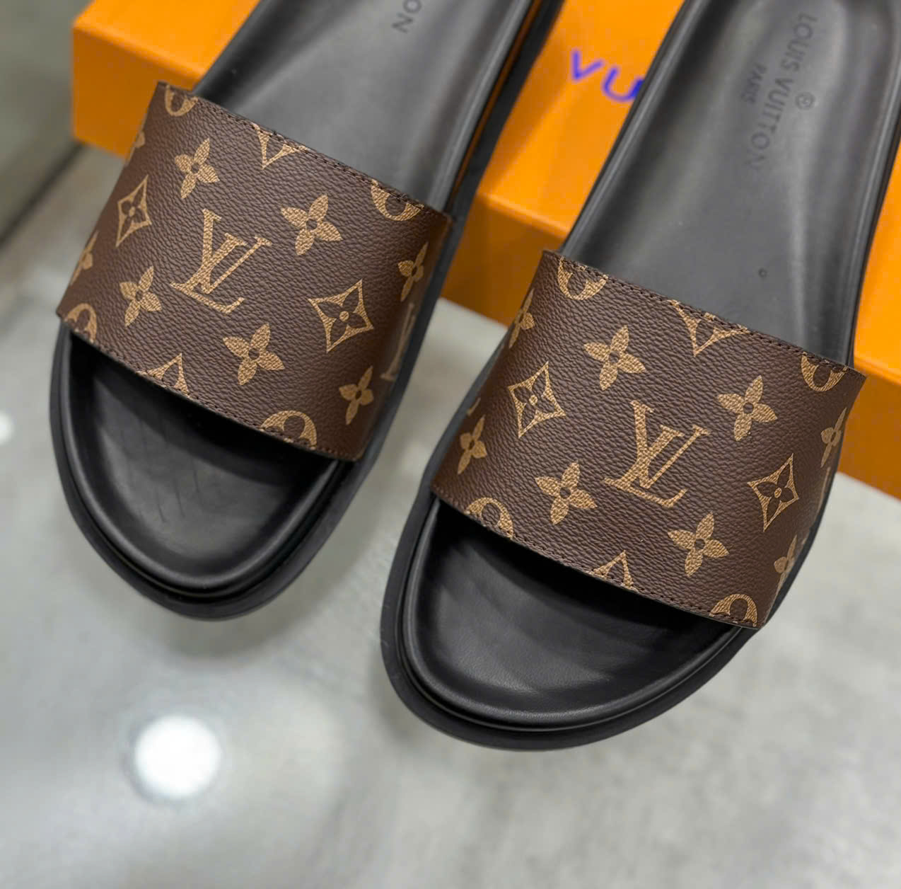 Dép lê quai ngang Louis Vuitton LV Nâu họa tiết hoa vân logo LV Like Auth on web fullbox bill thẻ DDT