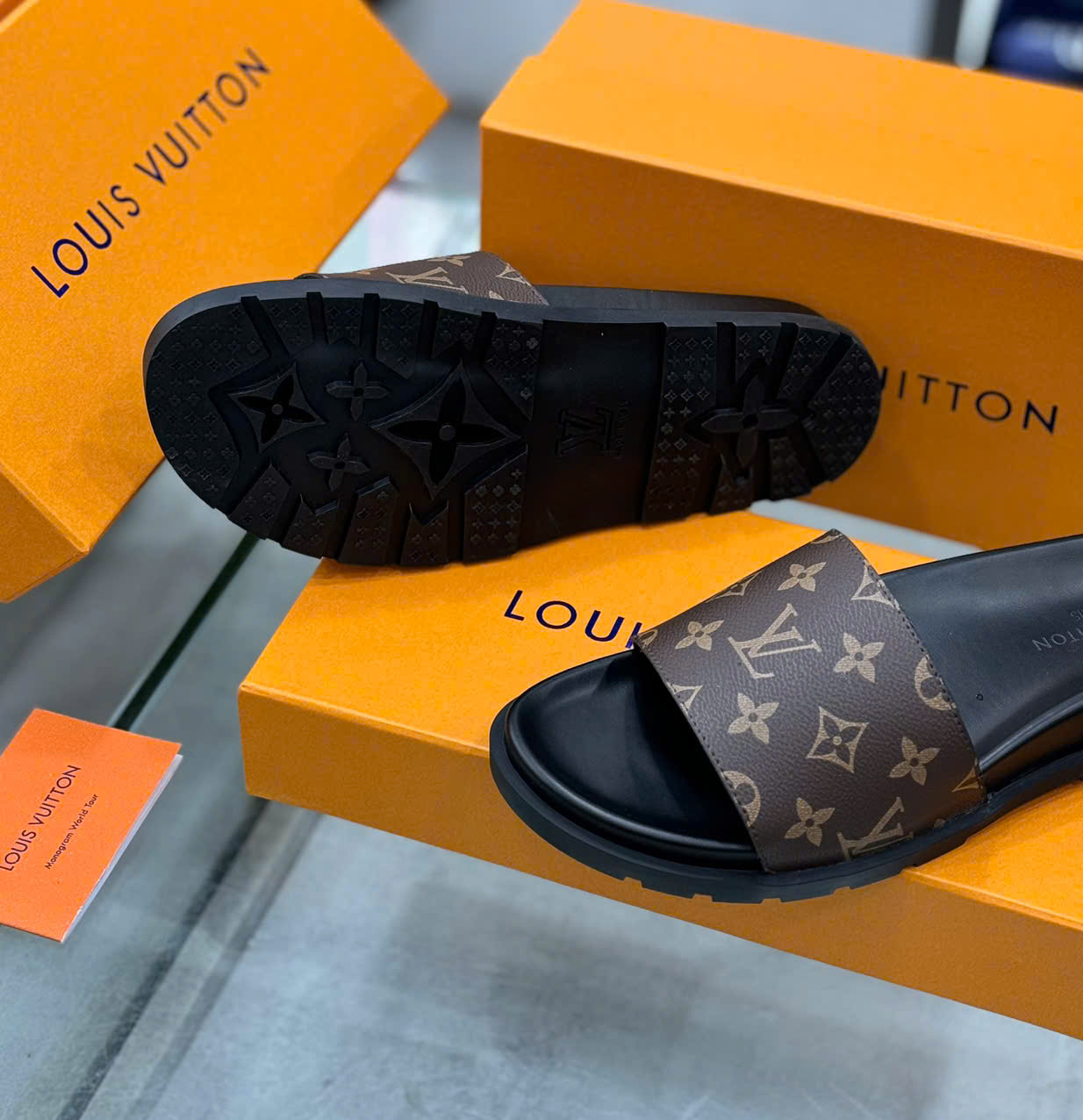 Dép lê quai ngang Louis Vuitton LV Nâu họa tiết hoa vân logo LV Like Auth on web fullbox bill thẻ DDT