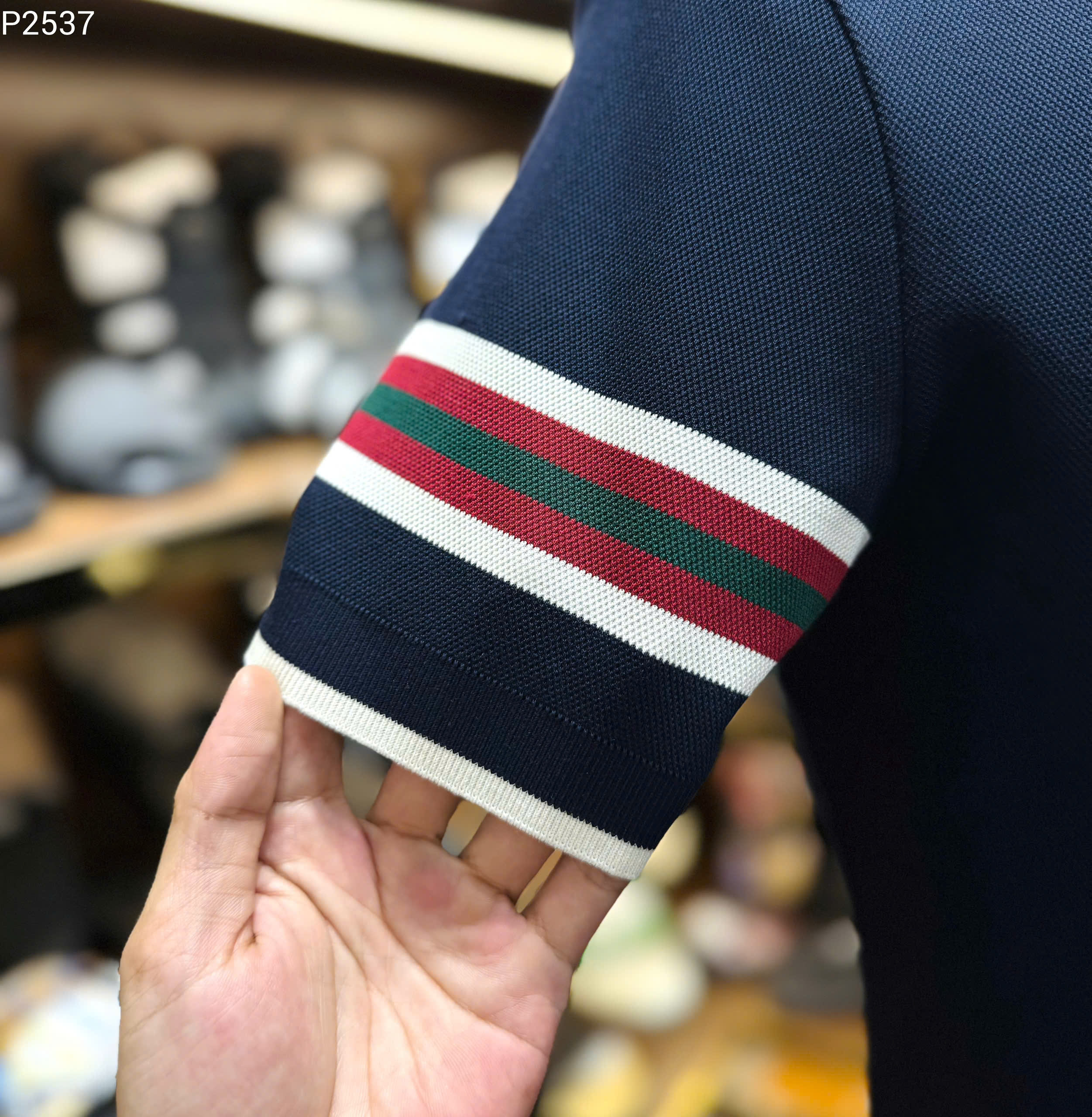 Áo polo Gucci GC Xanh than phối cổ kẻ sọc màu tay Like Auth MK