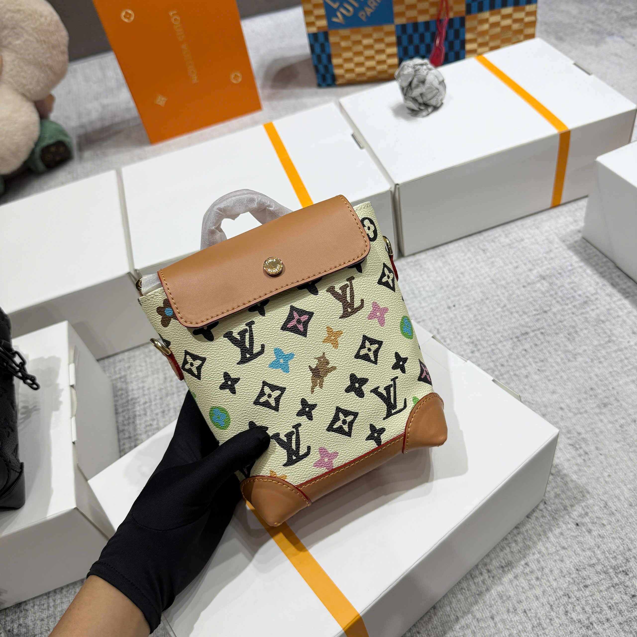 Túi đeo chéo Louis Vuitton LV nắp gập khóa cài xích họa tiết các mẫu size 15x18x7cm Like Auth fullbox PLD