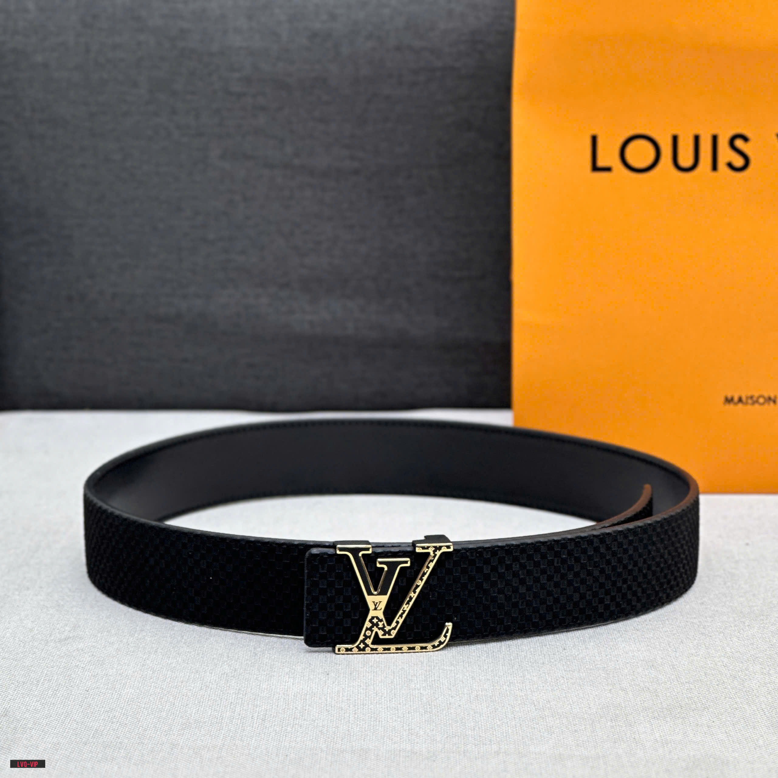 Thắt lưng, belt Louis Vuitton LV Đen caro mặt logo hoa vân Vàng Like Auth fullbox bill thẻ LVQ