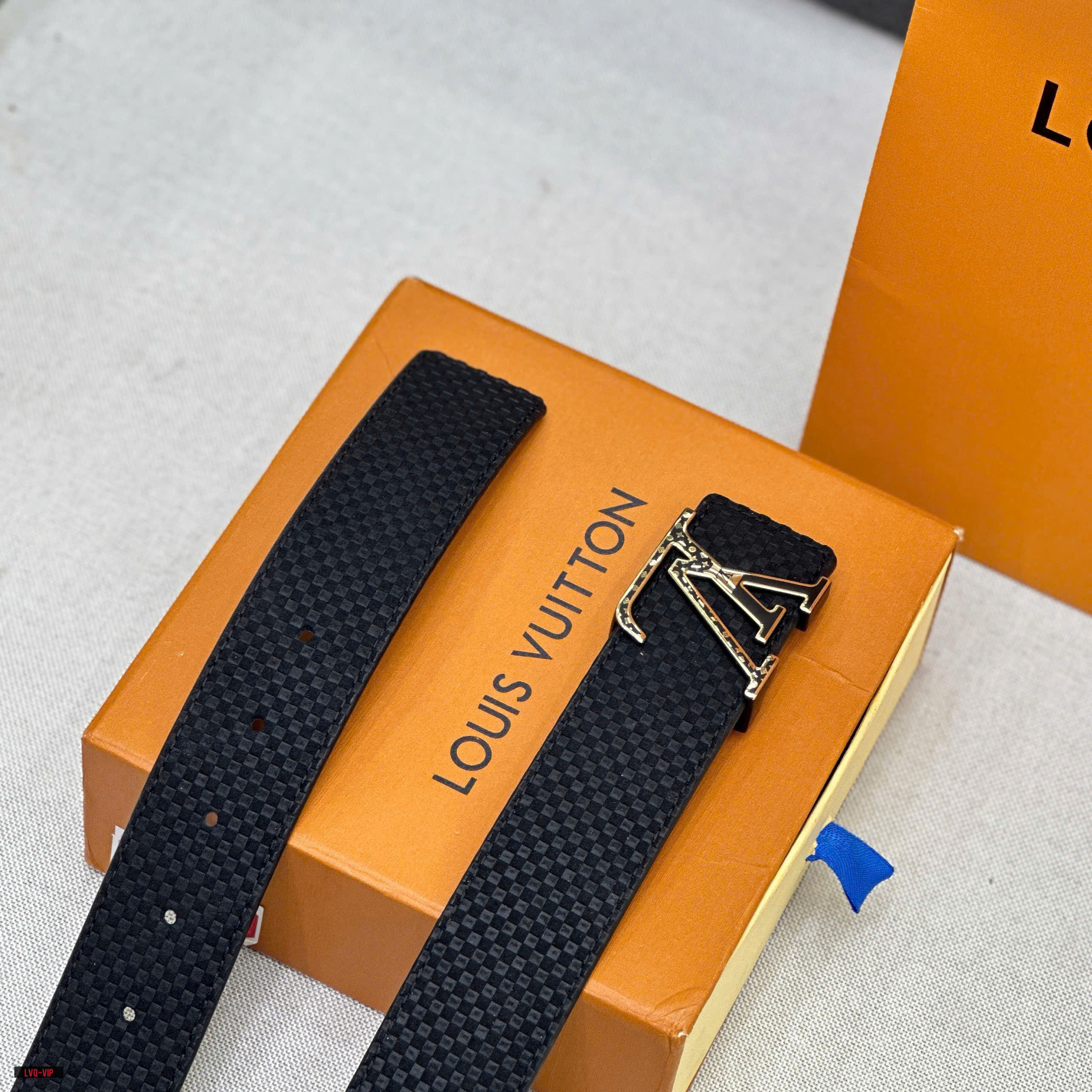 Thắt lưng, belt Louis Vuitton LV Đen caro mặt logo hoa vân Vàng Like Auth fullbox bill thẻ LVQ