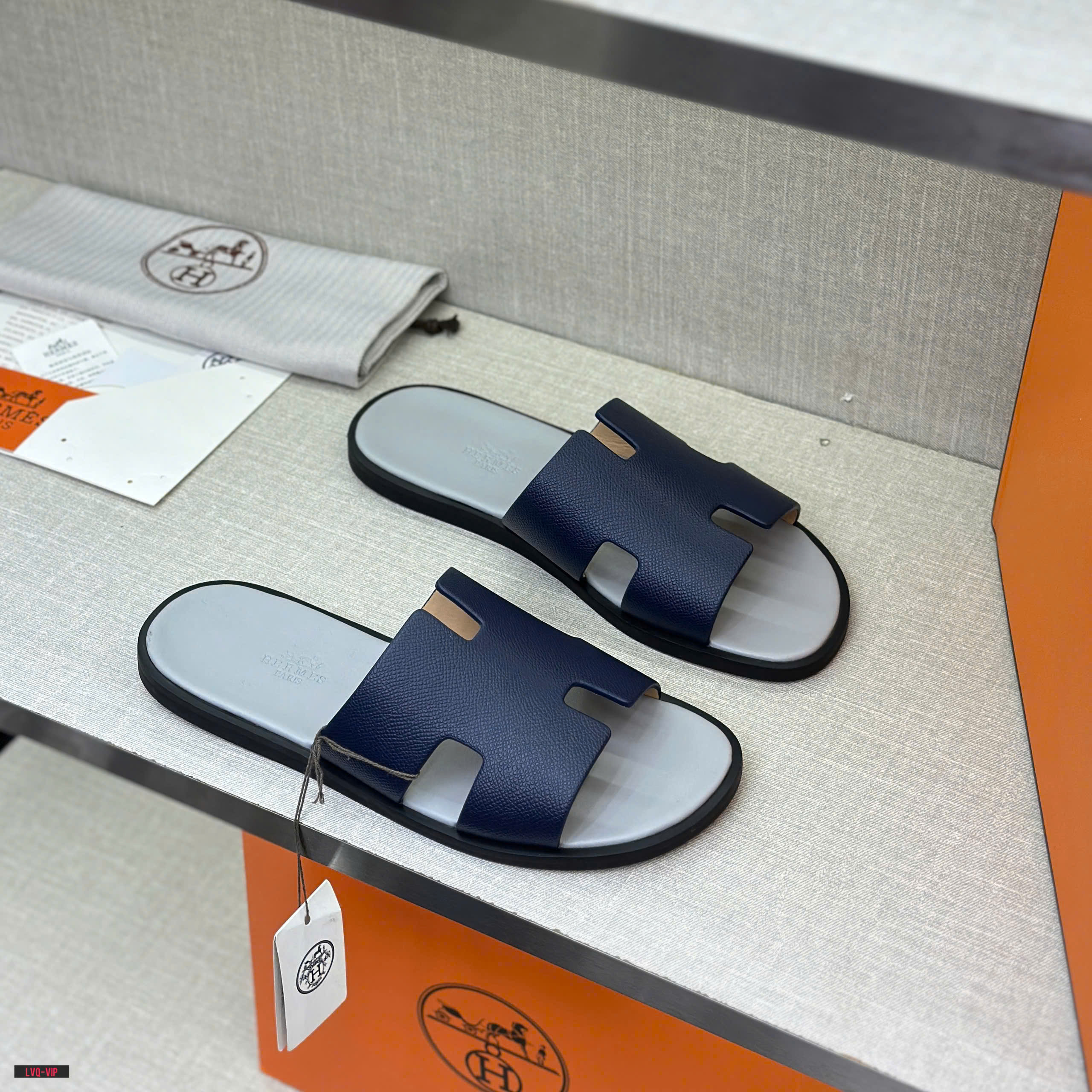 Dép lê quai ngang Hermes HM Xanh than phối Xanh dương nhạt đế Like Auth fullbox bill thẻ LVQ