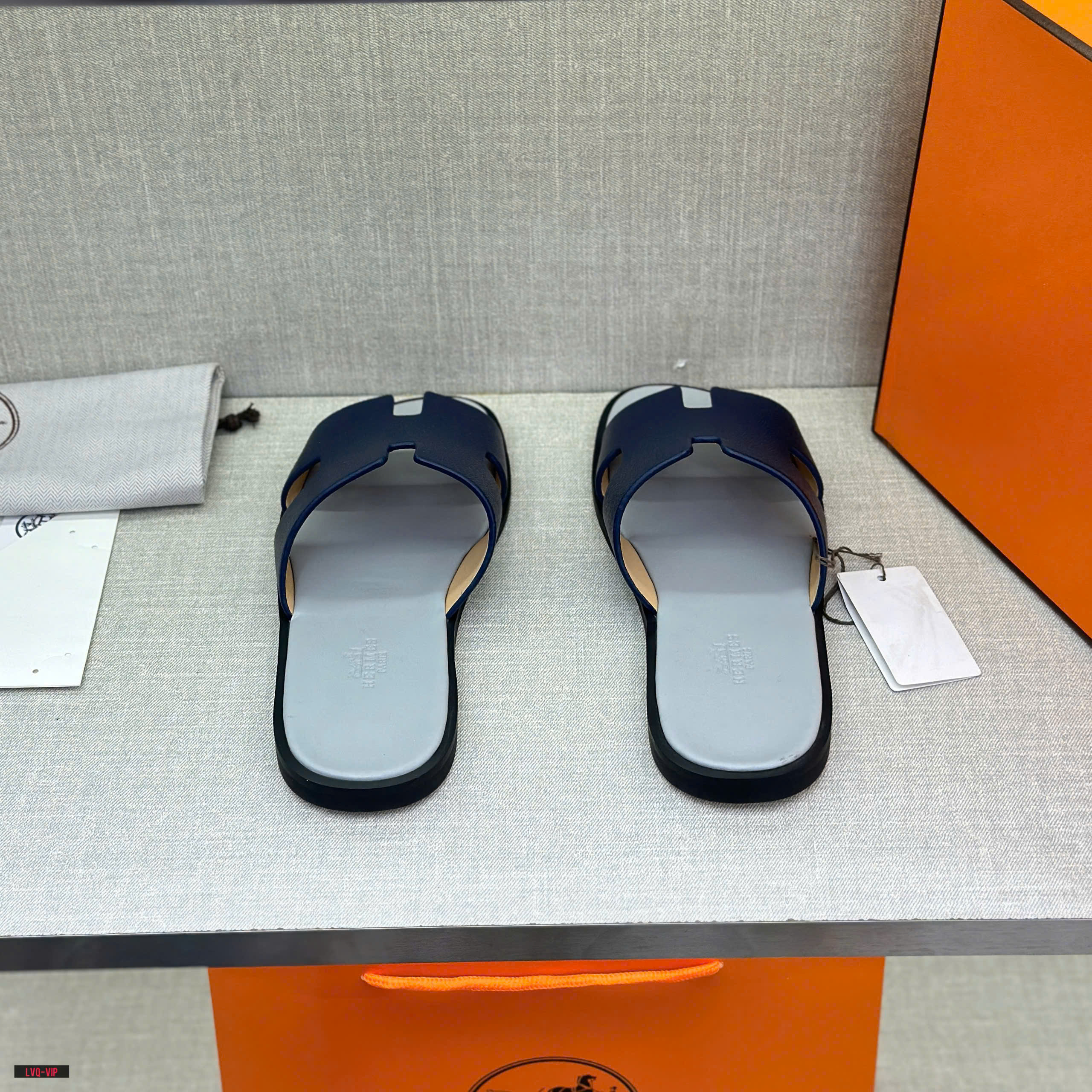 Dép lê quai ngang Hermes HM Xanh than phối Xanh dương nhạt đế Like Auth fullbox bill thẻ LVQ