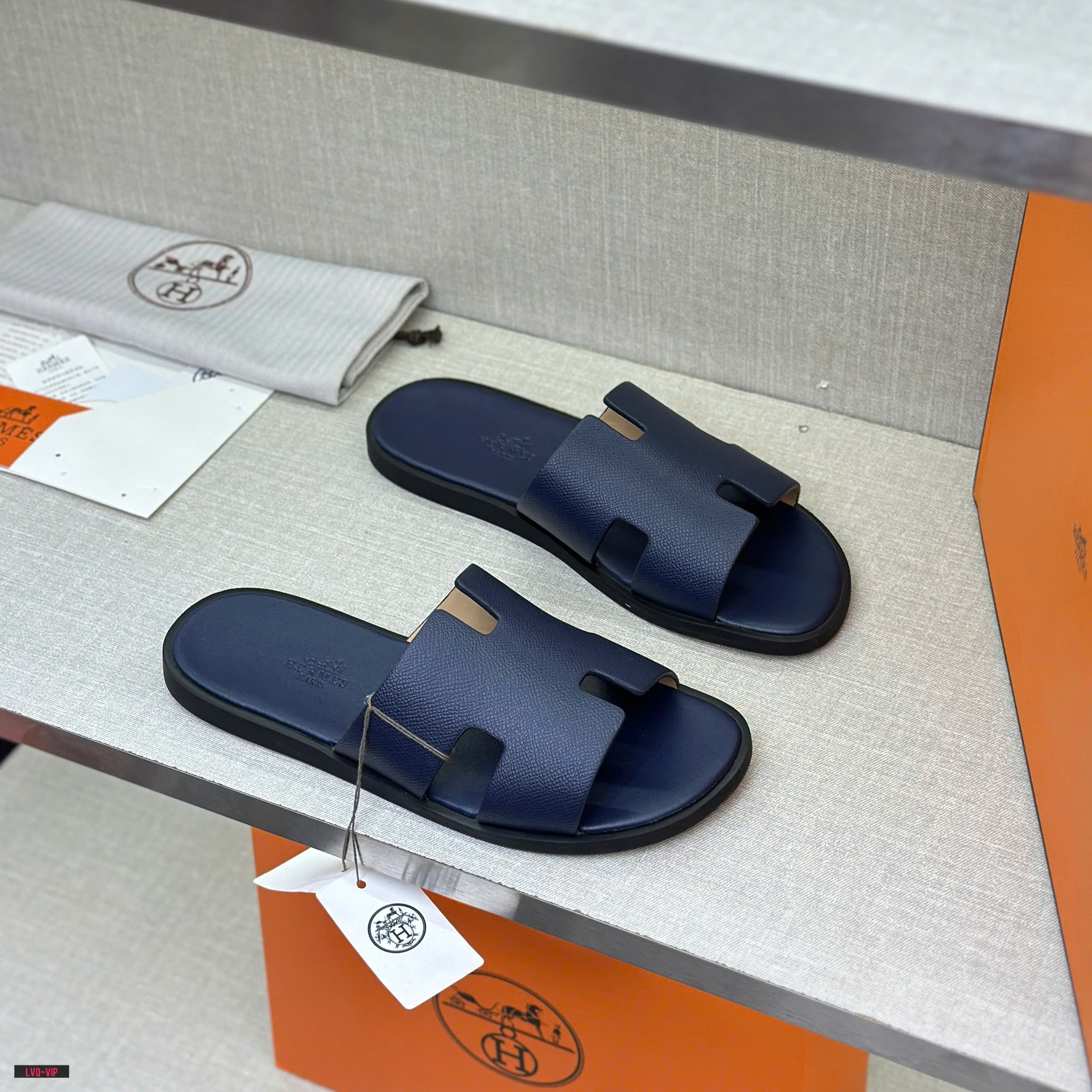 Dép lê quai ngang Hermes HM Xanh than full Like Auth fullbox bill thẻ LVQ