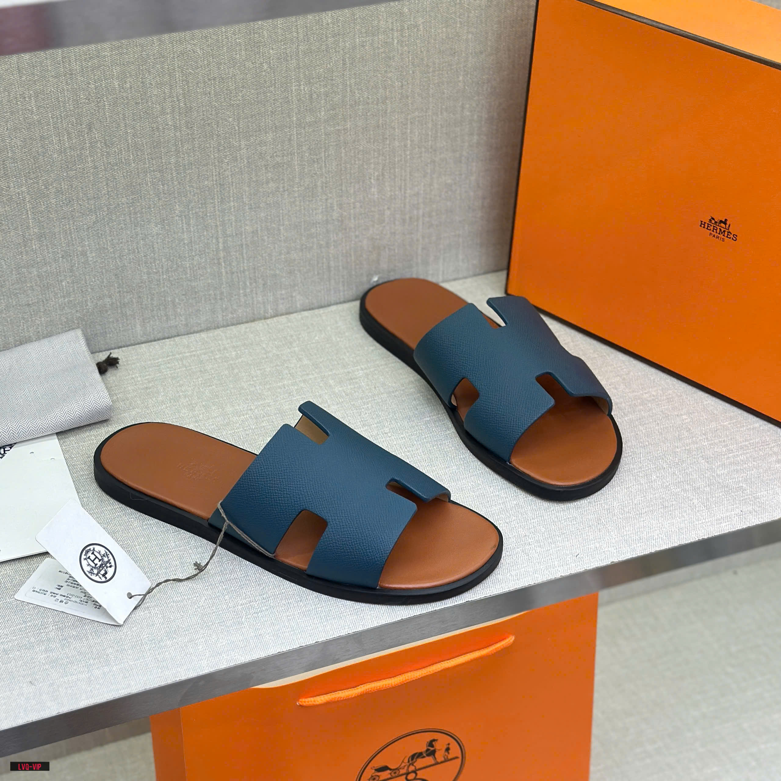 Dép lê quai ngang Hermes HM Xanh phối Nâu đế Like Auth fullbox bill thẻ LVQ