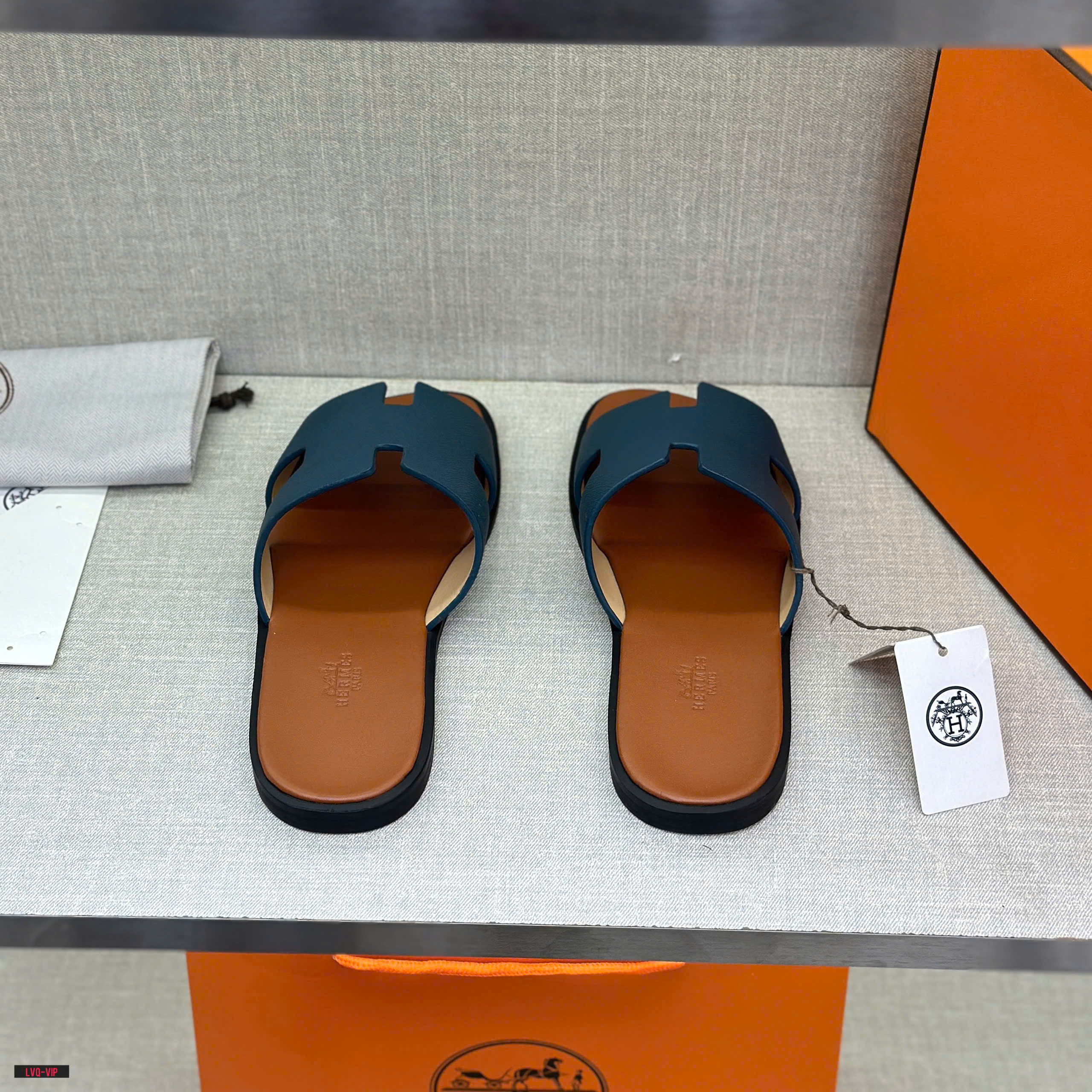 Dép lê quai ngang Hermes HM Xanh phối Nâu đế Like Auth fullbox bill thẻ LVQ