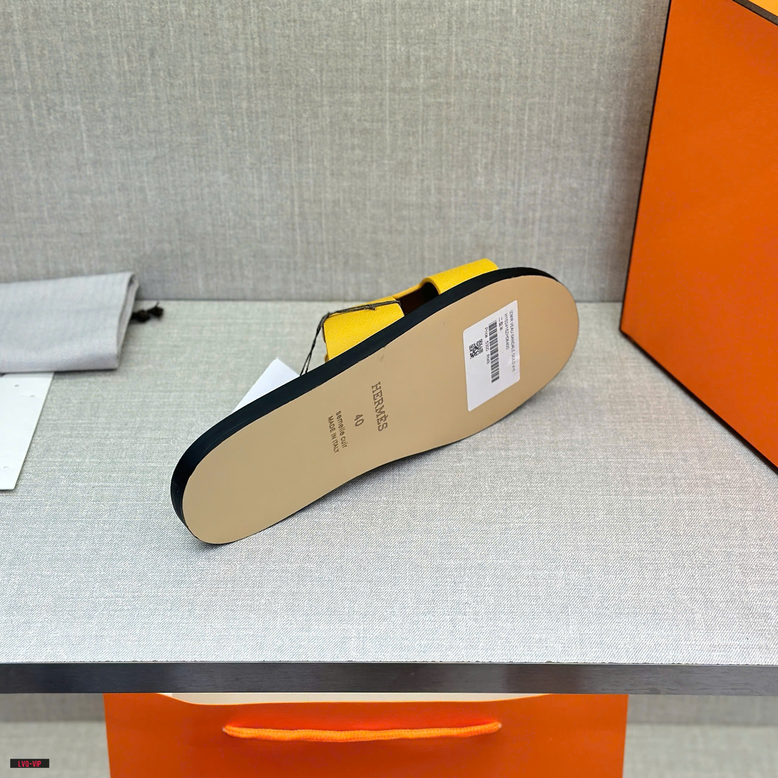 Dép lê quai ngang Hermes HM Vàng phối Đen đế Like Auth fullbox bill thẻ LVQ