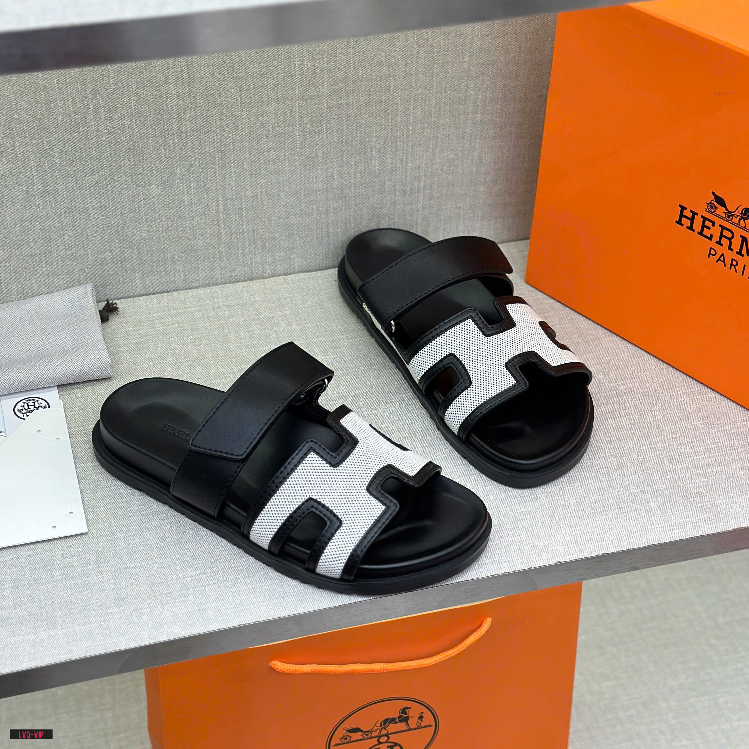 Dép lê quai ngang dán Hermes HM Đen jean phối Đen trơn Like Auth fullbox bill thẻ LVQ