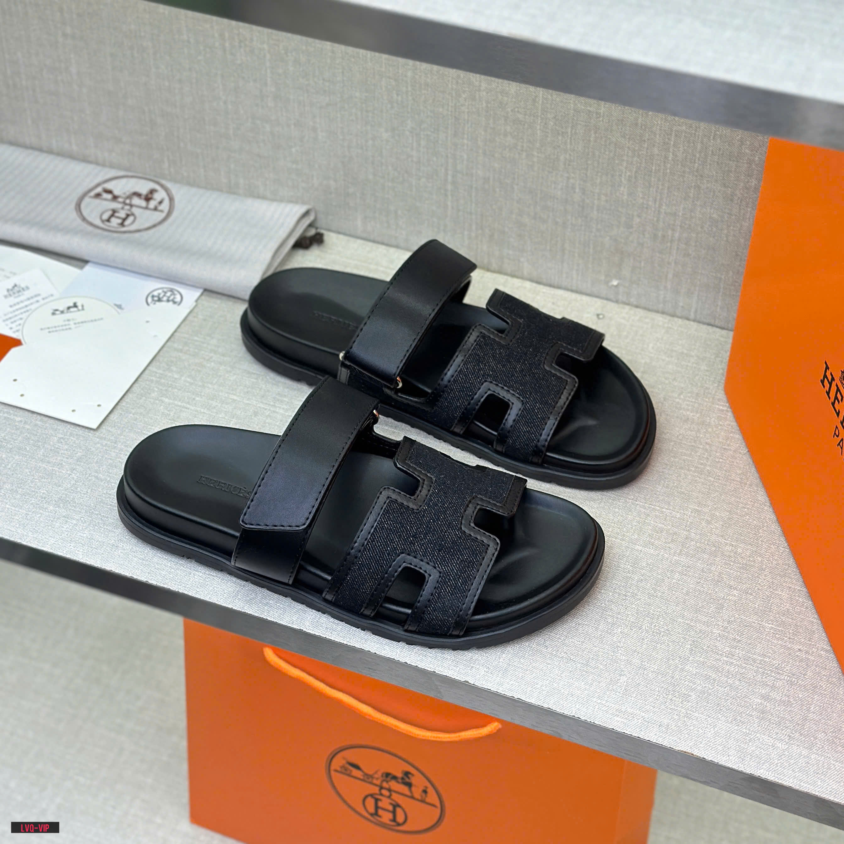 Dép lê quai ngang dán Hermes HM Đen jean phối trơn Like Auth fullbox bill thẻ LVQ