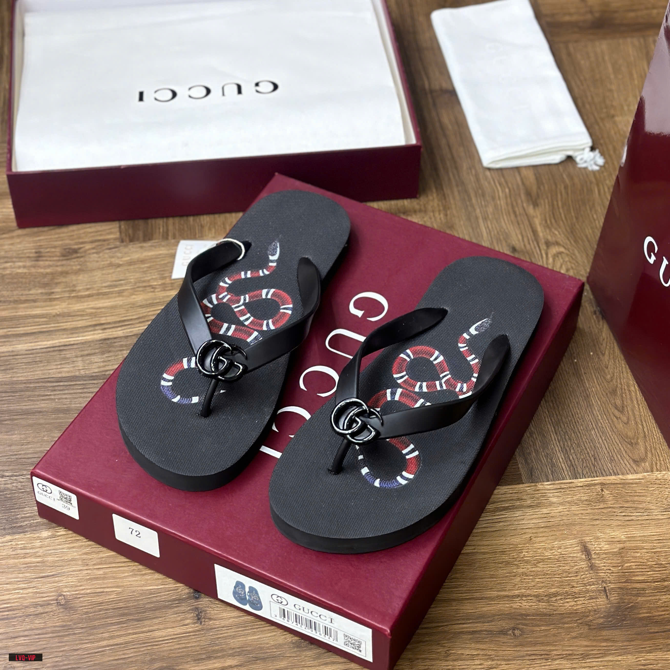 Dép tông, xỏ ngón Gucci GC Đen logo GG họa tiết Rắn đỏ đế Like Auth fullbox bill thẻ LVQ