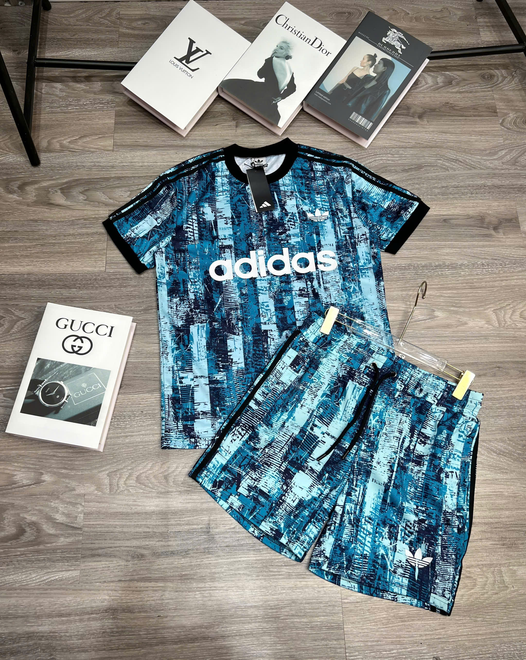 Bộ, set hè Adidas A Xanh loang logo chữ kẻ sọc viền Like Auth NV