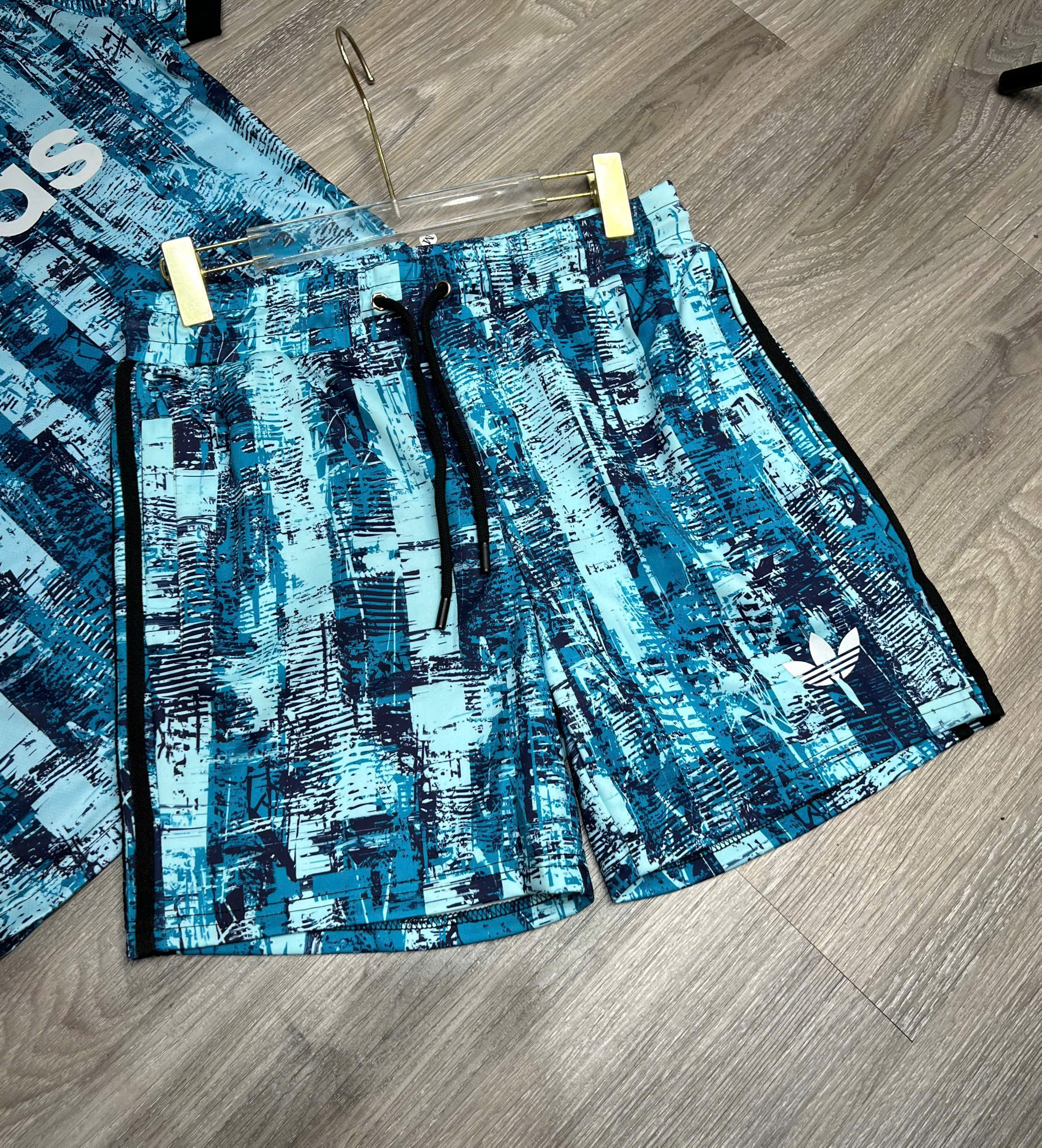 Bộ, set hè Adidas A Xanh loang logo chữ kẻ sọc viền Like Auth NV