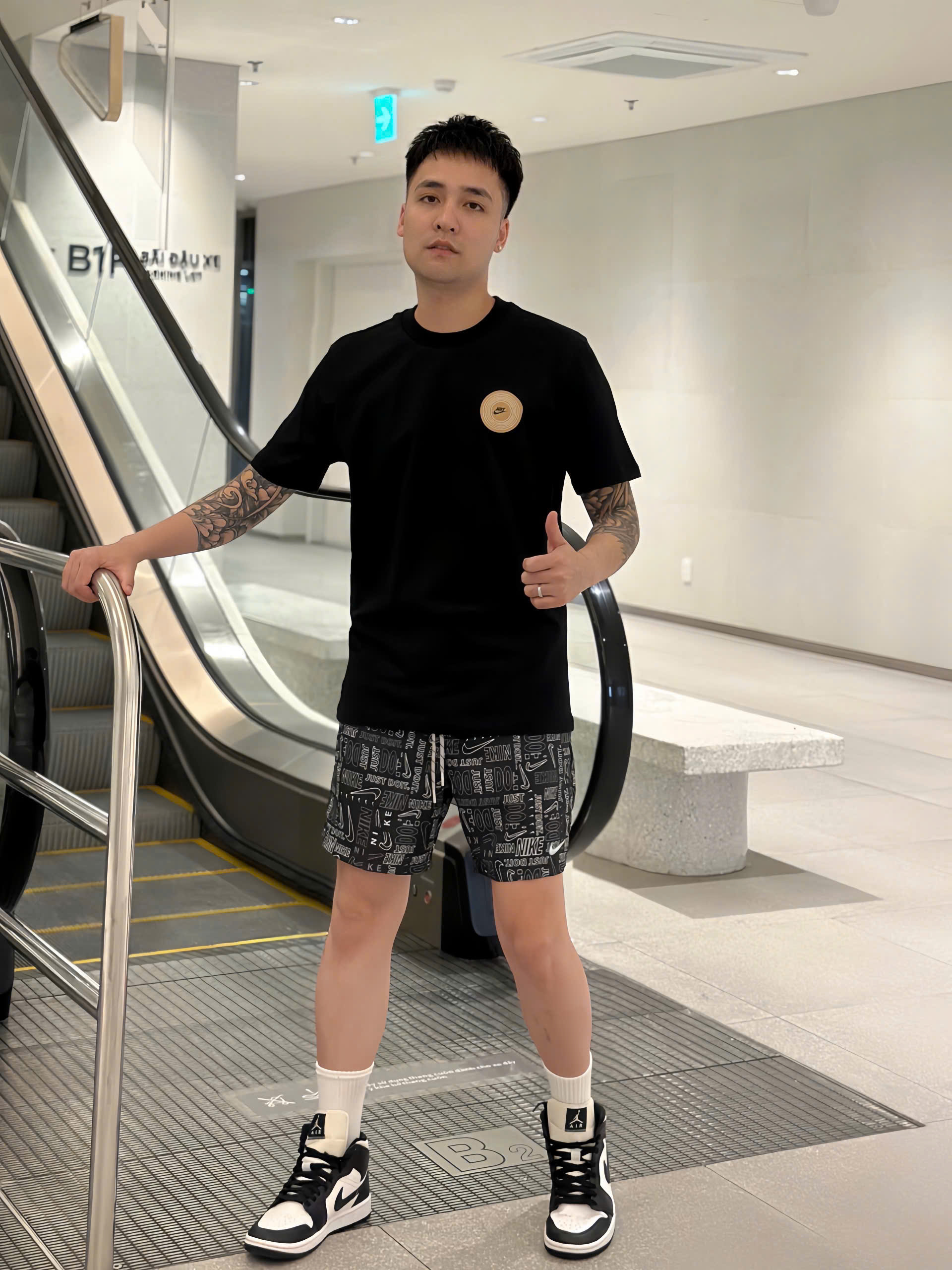 Bộ, set hè Nike NK họa tiết logo chữ Đen phối Trắng Like Auth NV