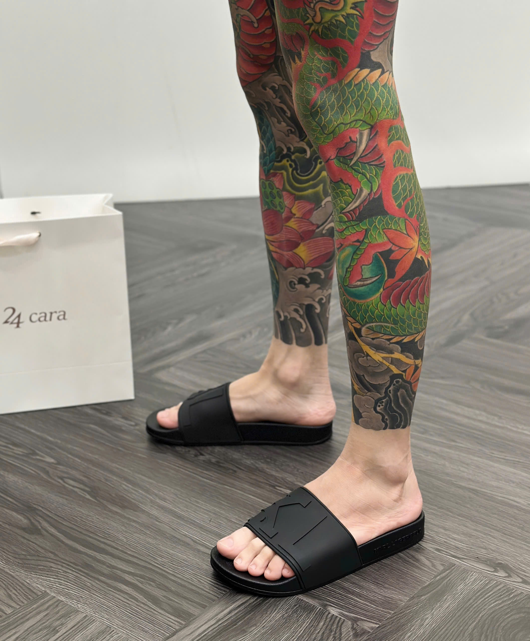 Dép lê quai ngang Karl Đen logo KL nổi Like Auth fullbox MVT