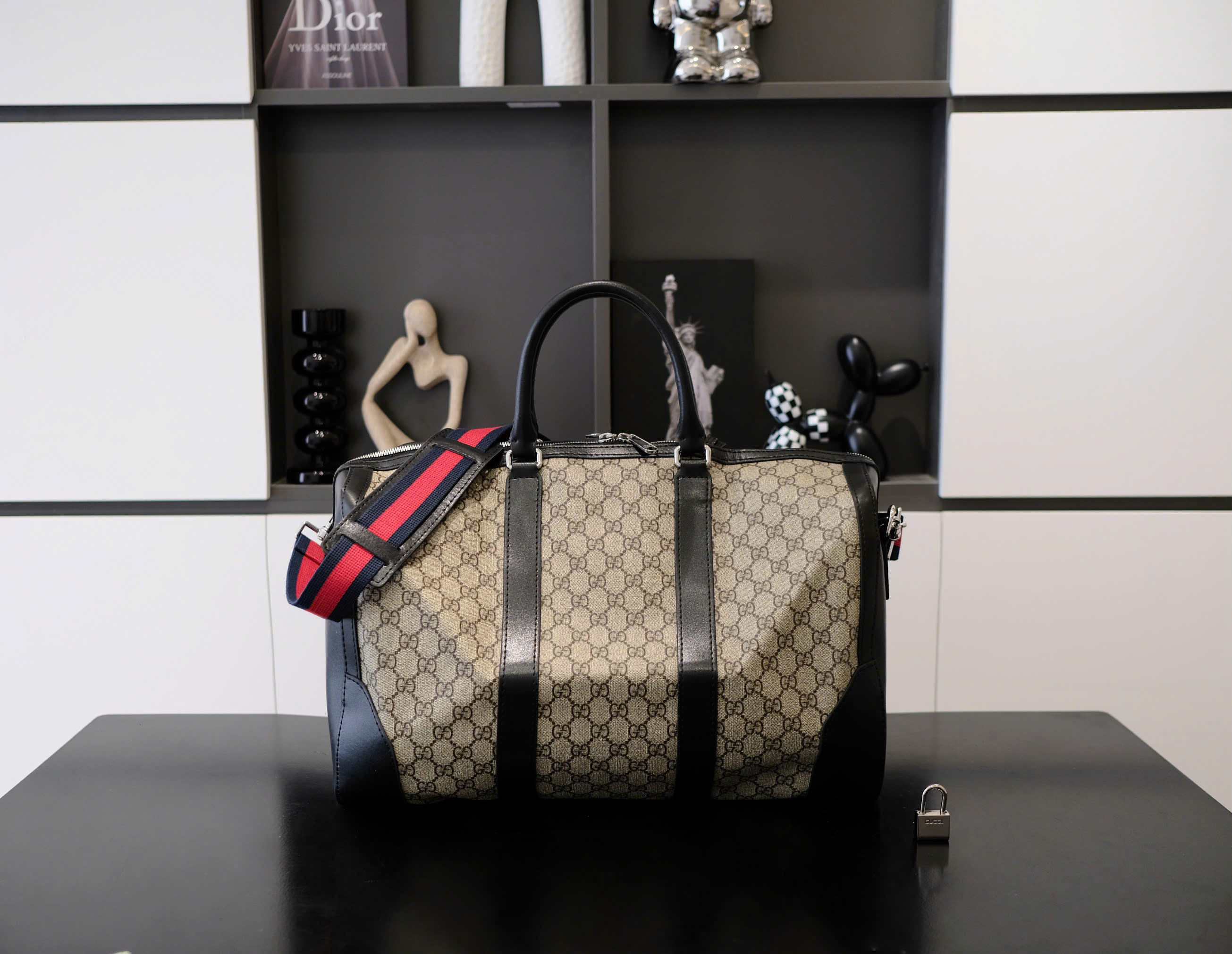 Túi trống du lịch Louis Vuitton LV Nâu họa tiết monogram phối Đen trơn size 50cm Like Auth DDT