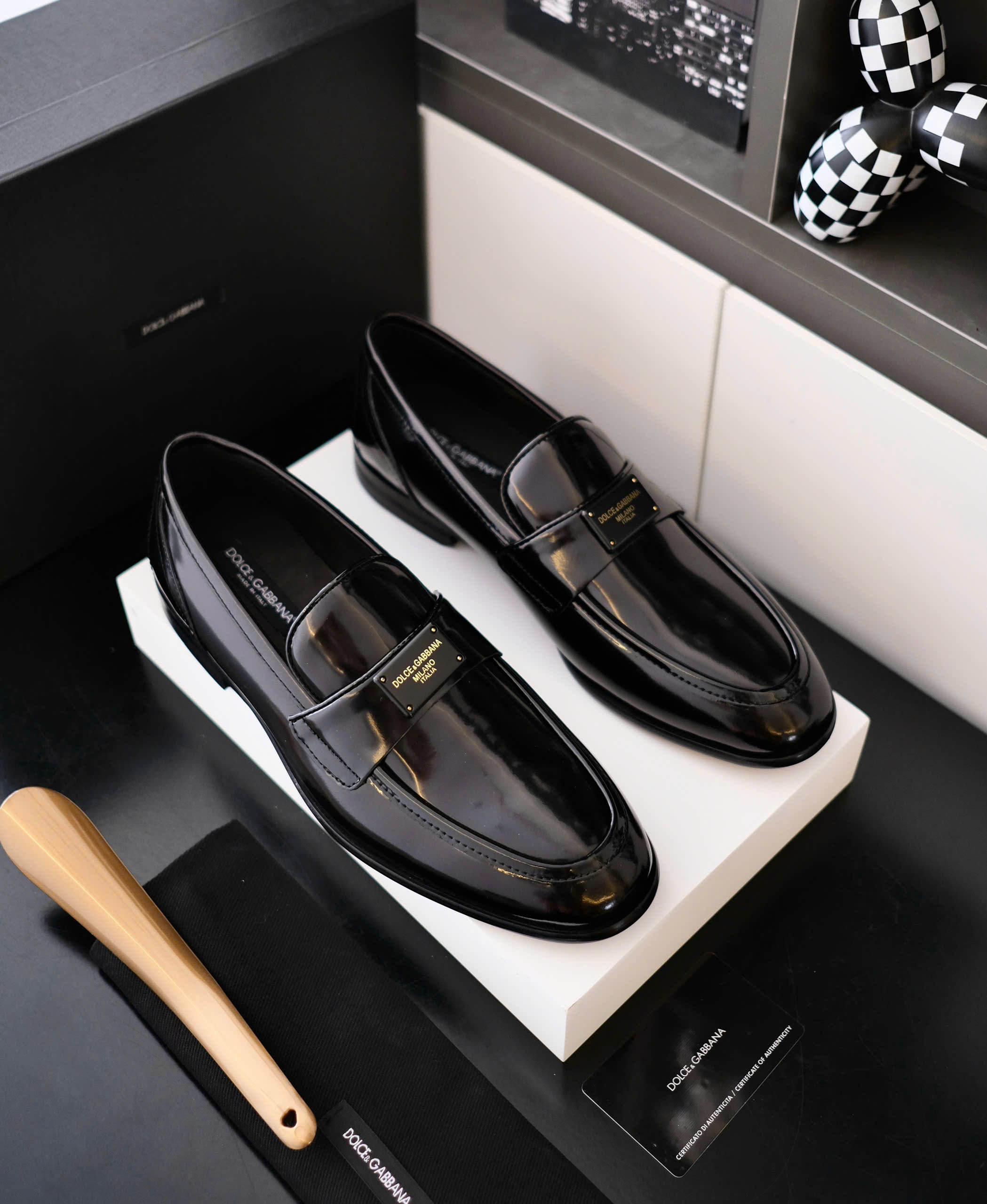Giày loafer Dolce Gabbana DG Đen bóng tag logo vuông Like Auth fullbox DDT