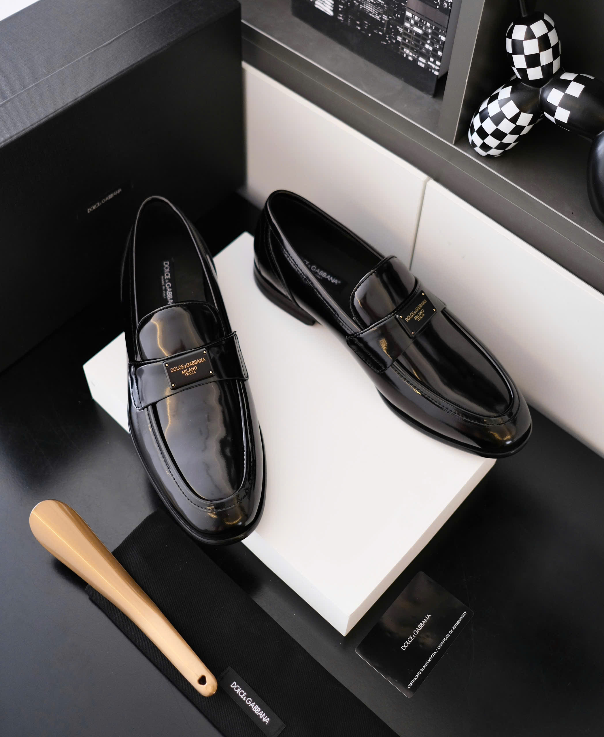 Giày loafer Dolce Gabbana DG Đen bóng tag logo vuông Like Auth fullbox DDT