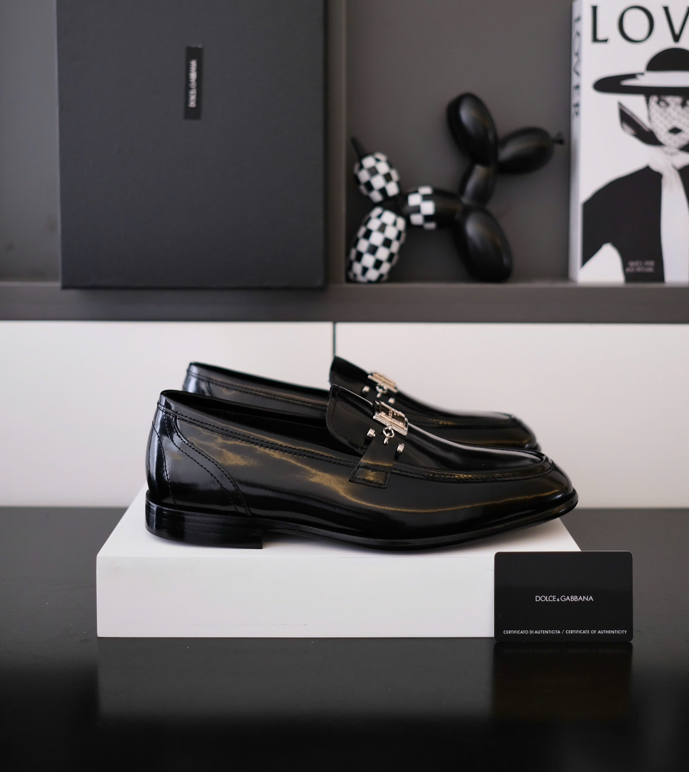 Giày loafer Dolce Gabbana DG Đen bóng tag logo vuông Bạc Like Auth fullbox DDT