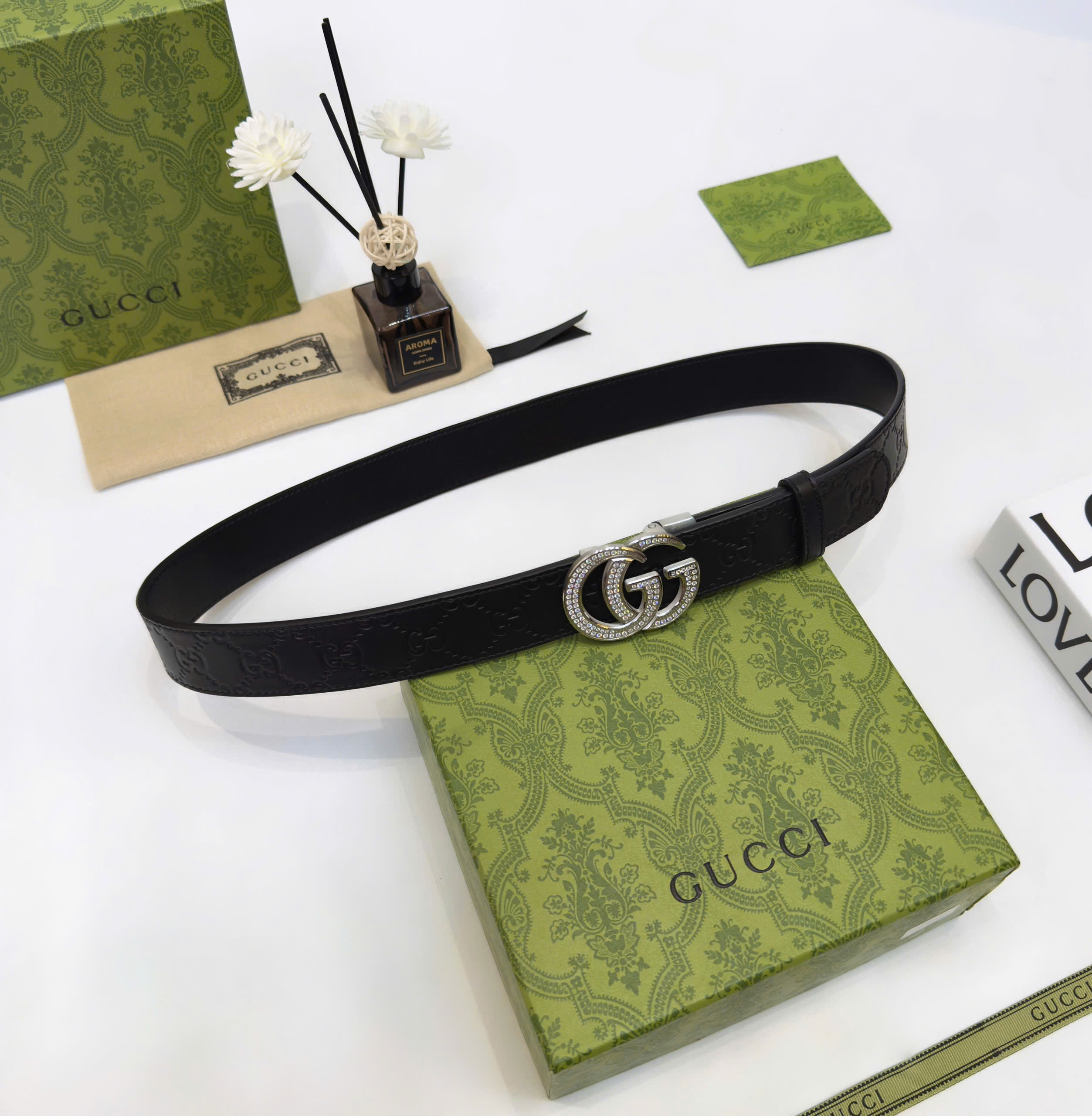 Thắt lưng, belt Gucci GC Đen họa tiết dập chìm mặt logo Bạc đính đá 85-110cm Like Auth fullbox DDT
