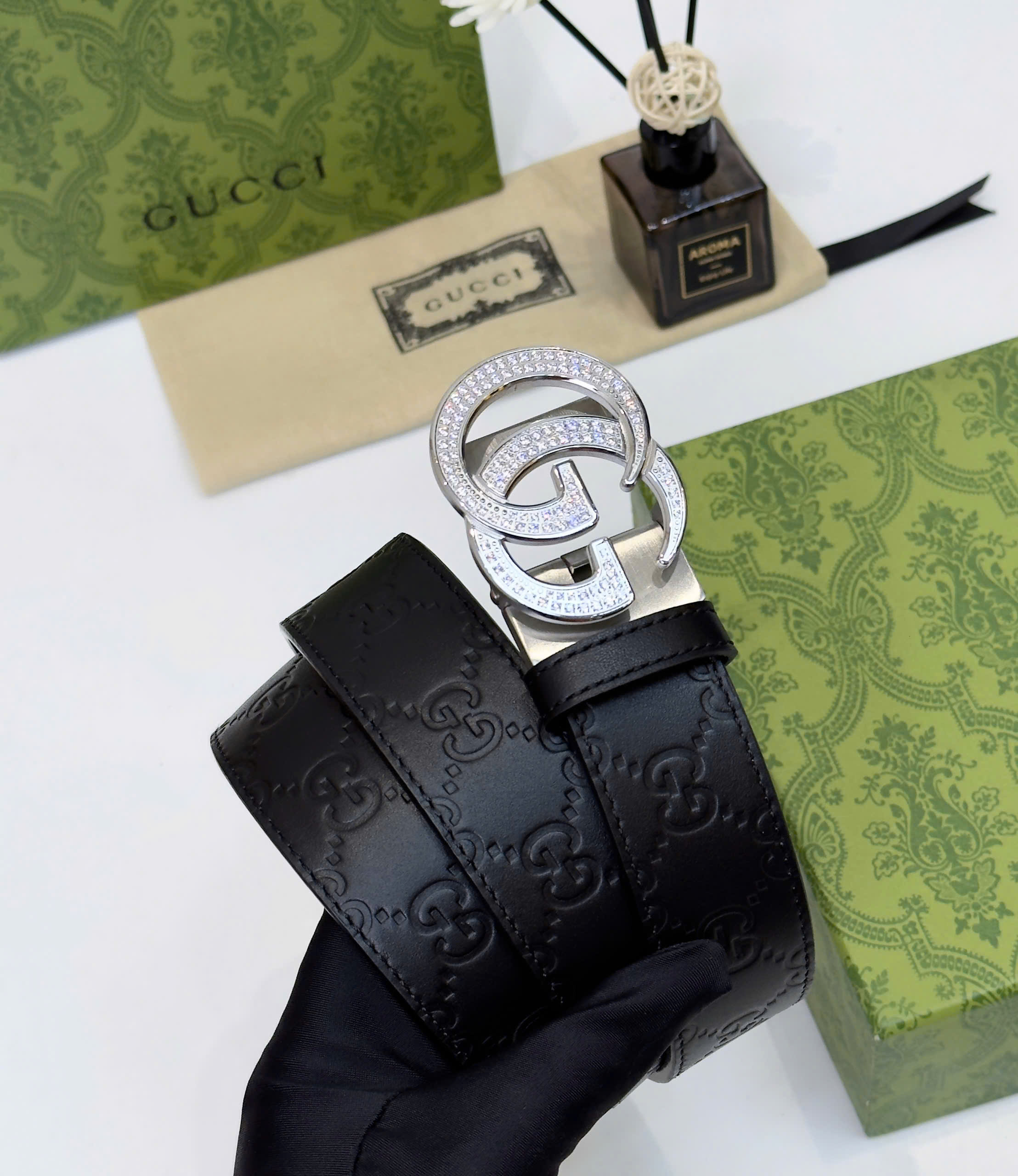 Thắt lưng, belt Gucci GC Đen họa tiết dập chìm mặt logo Bạc đính đá 85-110cm Like Auth fullbox DDT