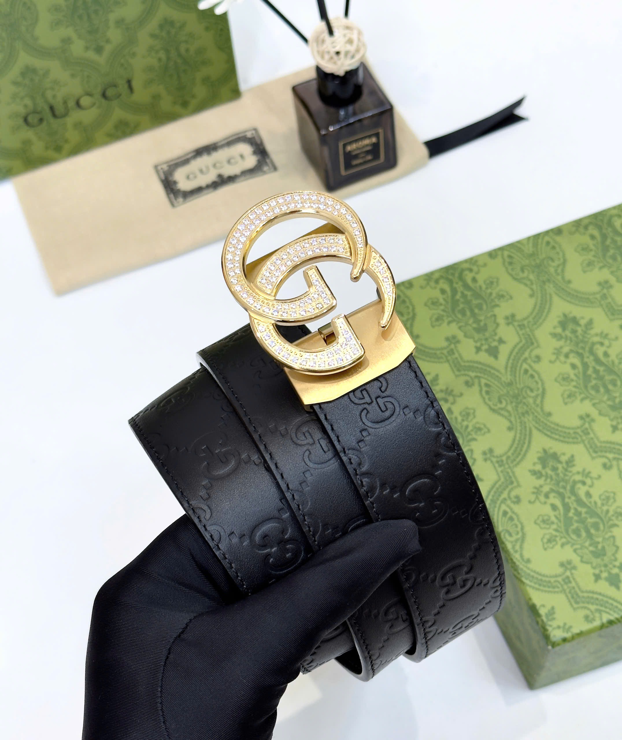 Thắt lưng, belt Gucci GC Đen họa tiết dập chìm mặt logo Vàng đính đá 85-110cm Like Auth fullbox DDT