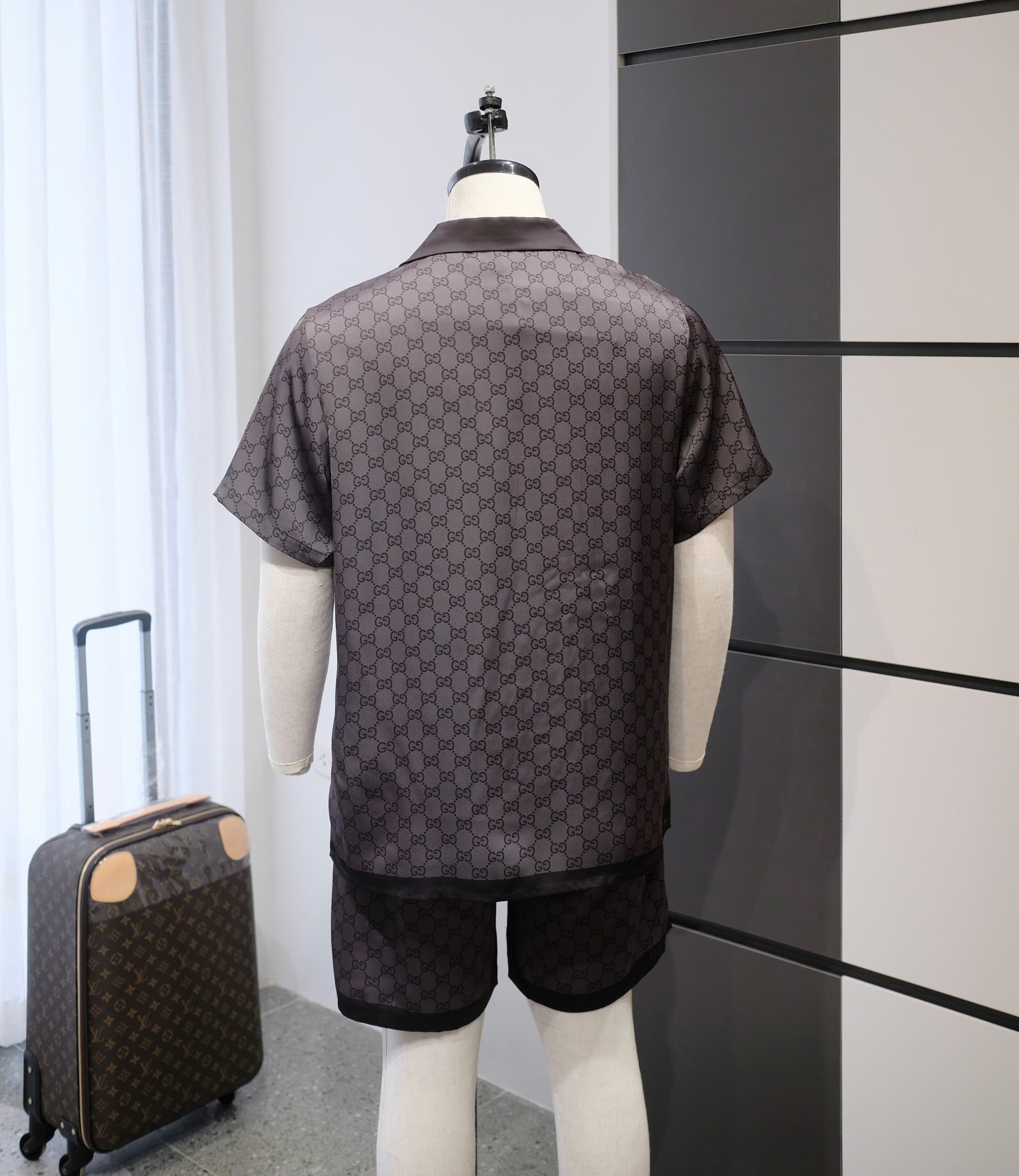 Bộ, set lụa hè Gucci GC Xám họa tiết monogram viền Đen Like Auth DDT