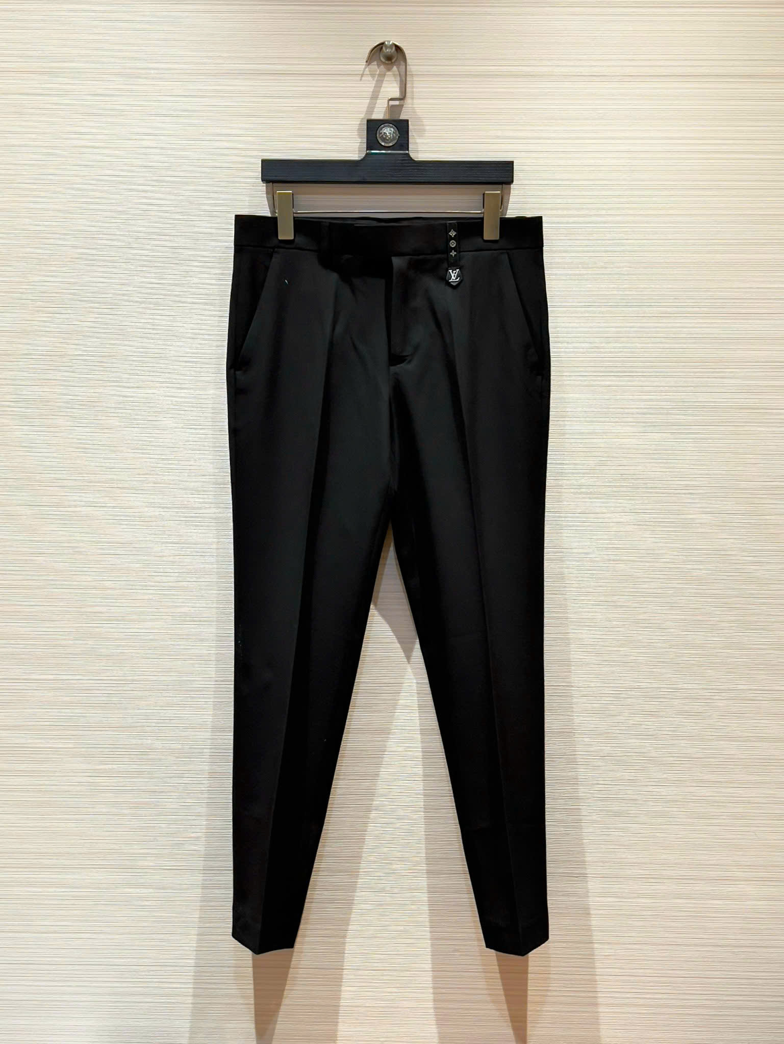 Quần tây, âu Louis Vuitton LV Đen logo tag cạp Like Auth DDT