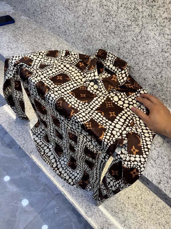Áo sơ mi dài tay Louis Vuitton LV Nâu họa tiết hoa vân phối chấm bi Trắng Like Auth VTN